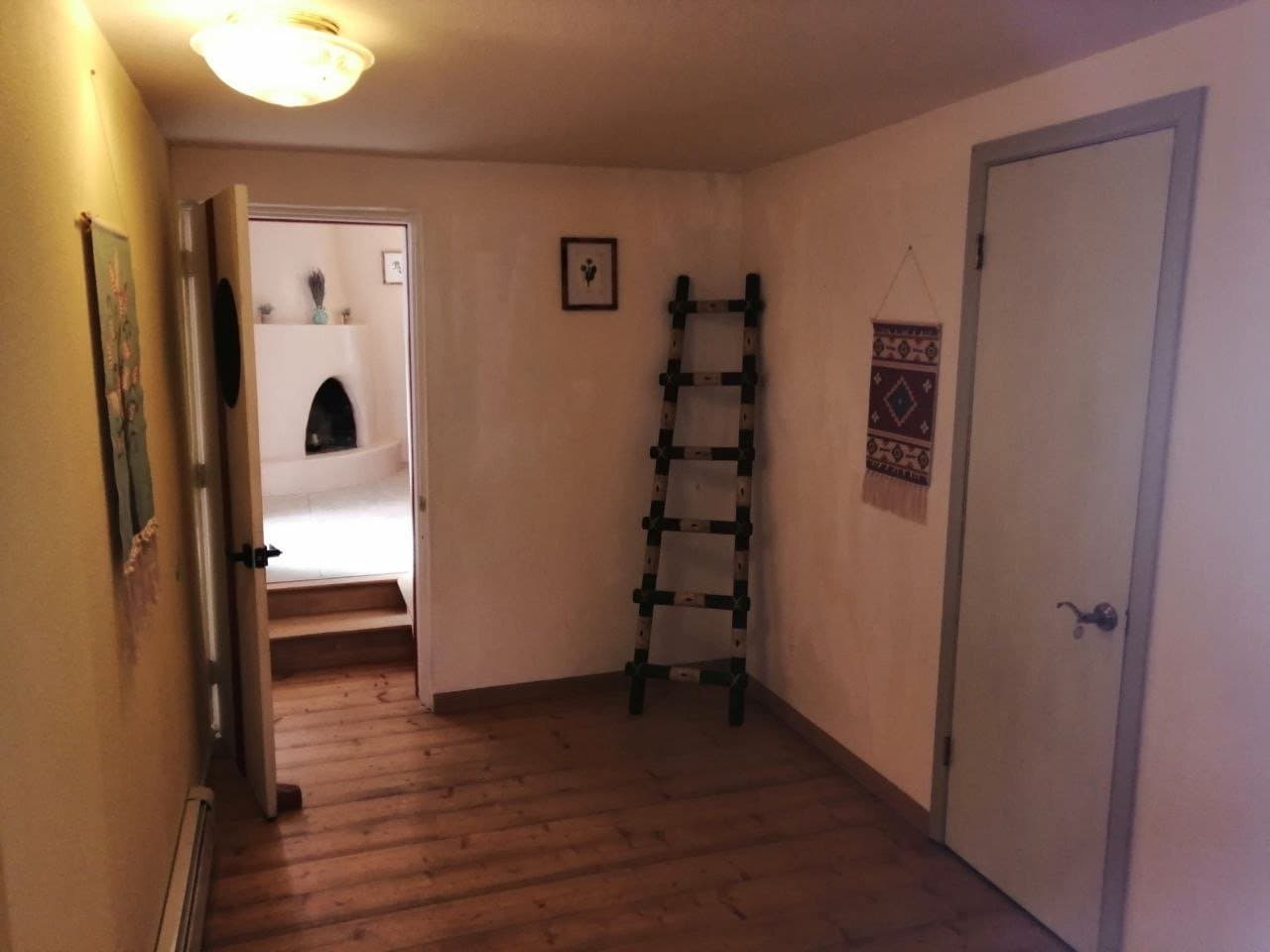 Santa Fe House: 1803 1/2 Agua Fria St
