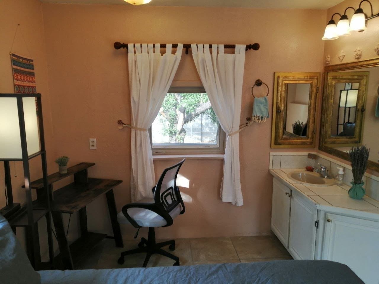 Santa Fe House: 1803 1/2 Agua Fria St