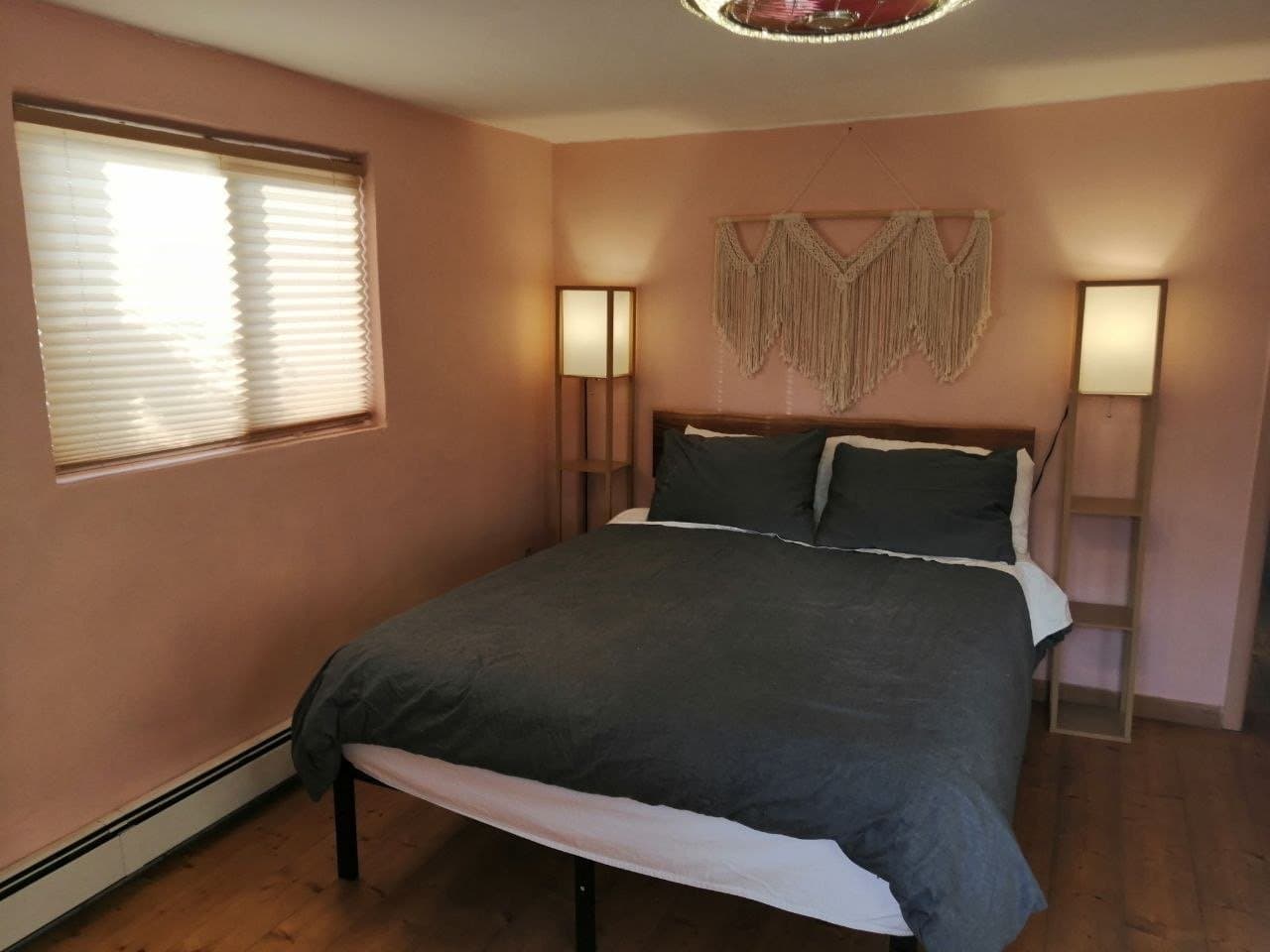 Santa Fe House: 1803 1/2 Agua Fria St