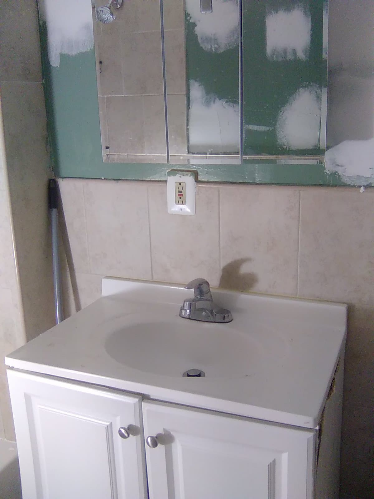 carteret Apartment: 174 emerson street