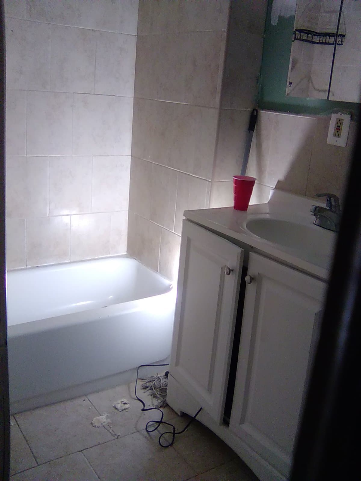 carteret Apartment: 174 emerson street