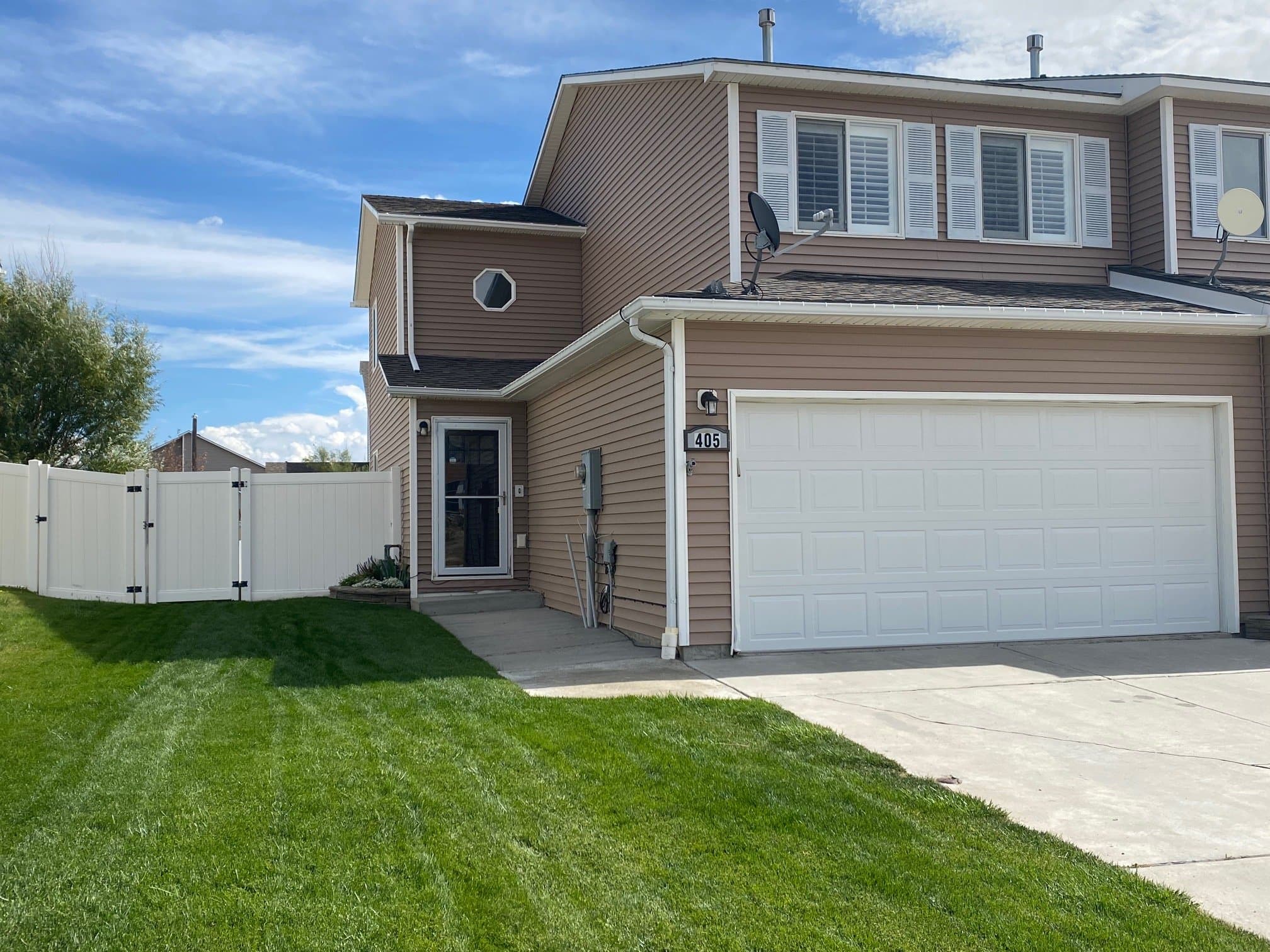 Rock Springs Townhome: 405 Rampart Dr