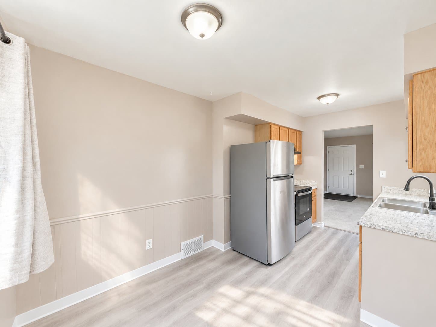 Lansing House: 4107 Burchfield Dr