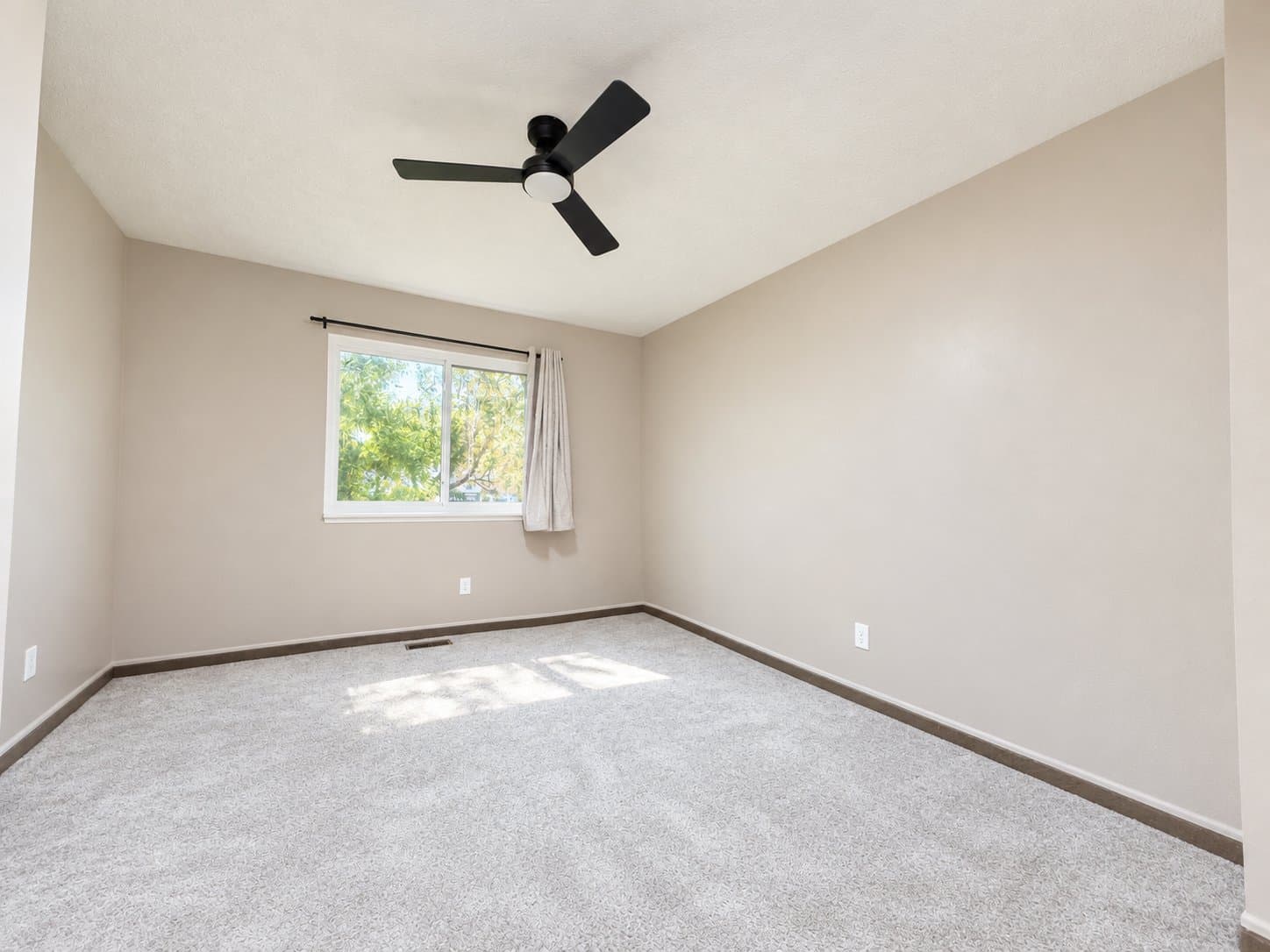 Lansing House: 4107 Burchfield Dr