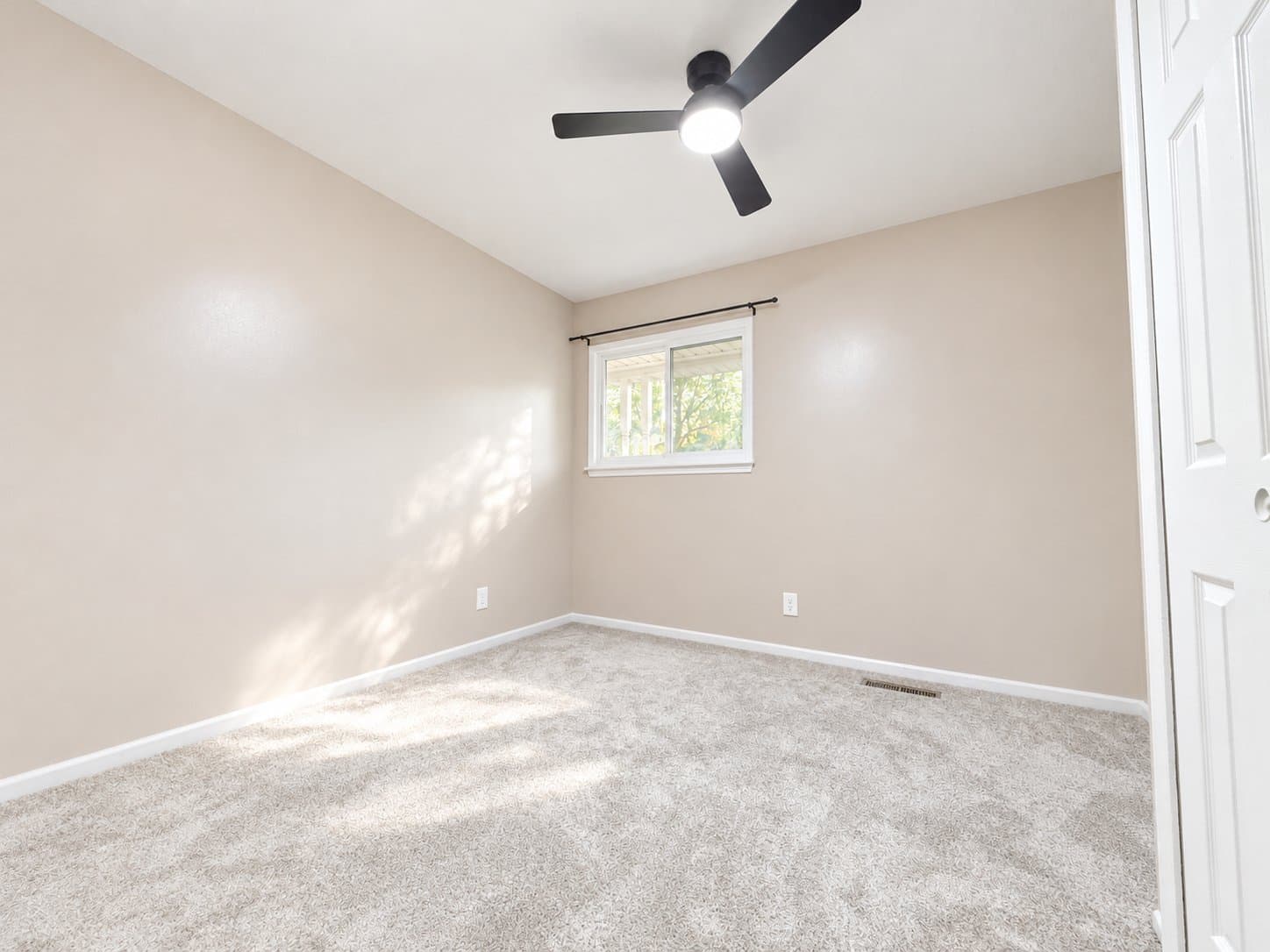 Lansing House: 4107 Burchfield Dr