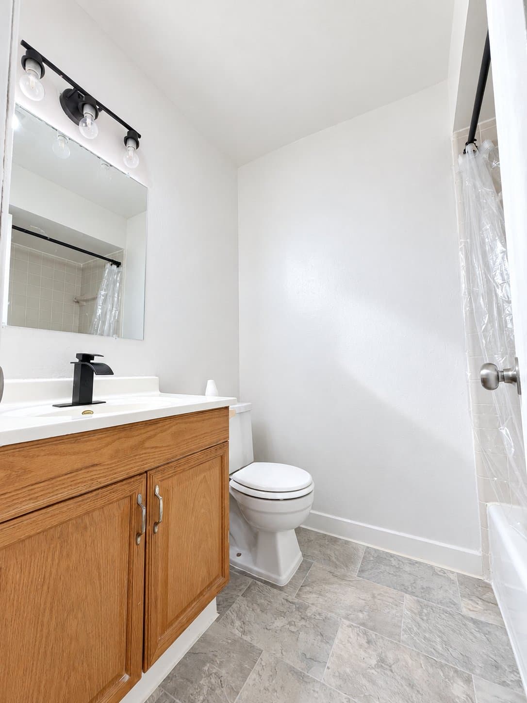 Lansing House: 4107 Burchfield Dr