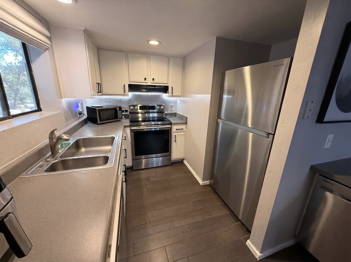 Gilbert House: 1500 N Sunview Pkwy