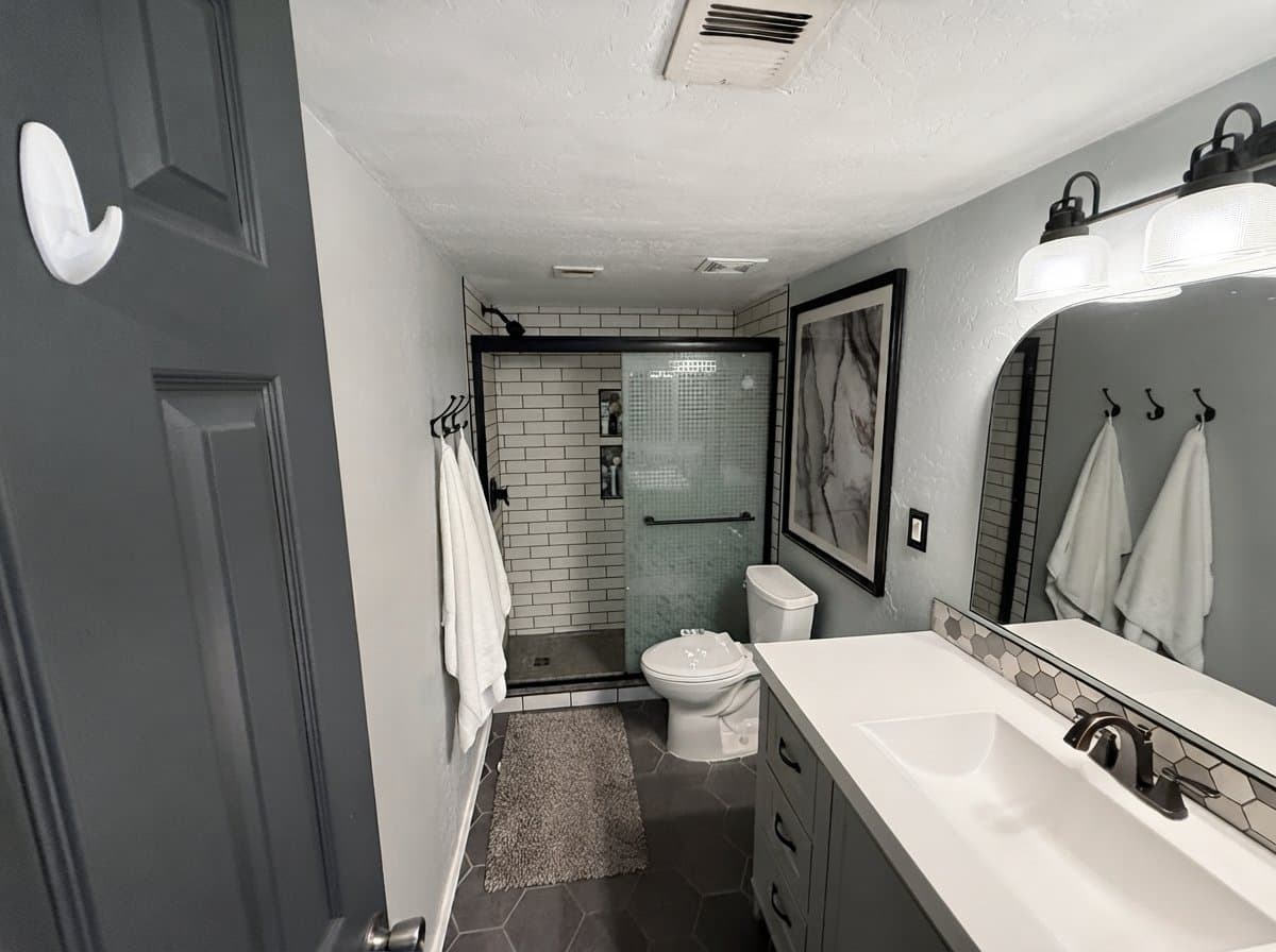 Gilbert House: 1500 N Sunview Pkwy