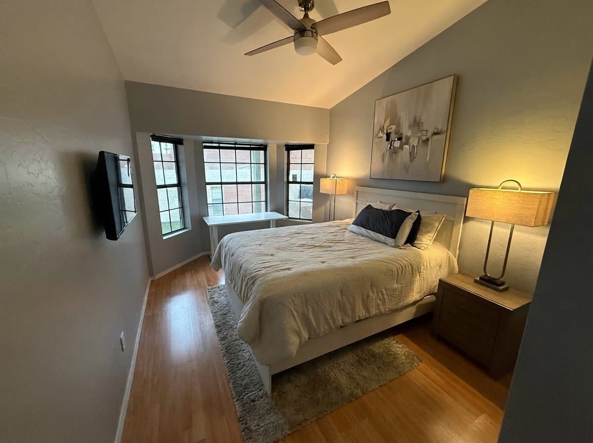 Gilbert House: 1500 N Sunview Pkwy