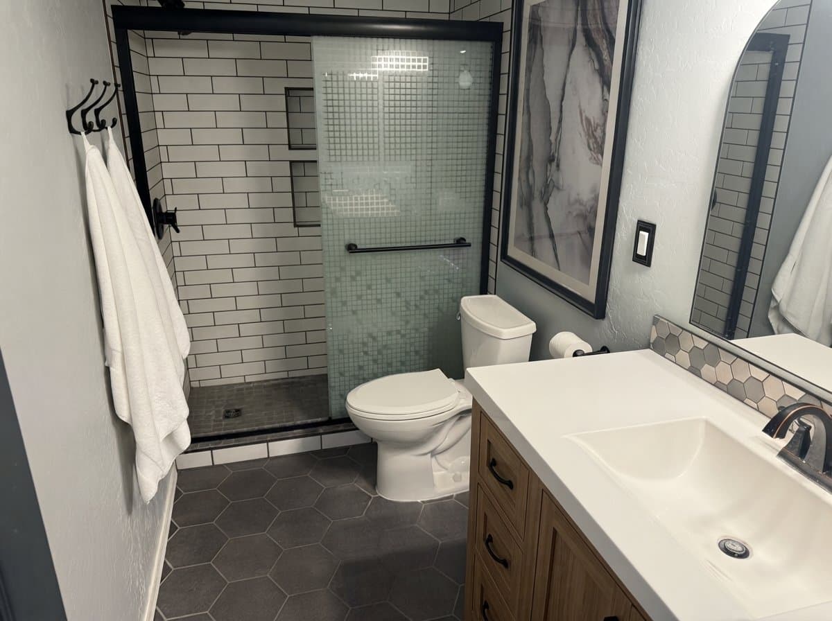 Gilbert House: 1500 N Sunview Pkwy
