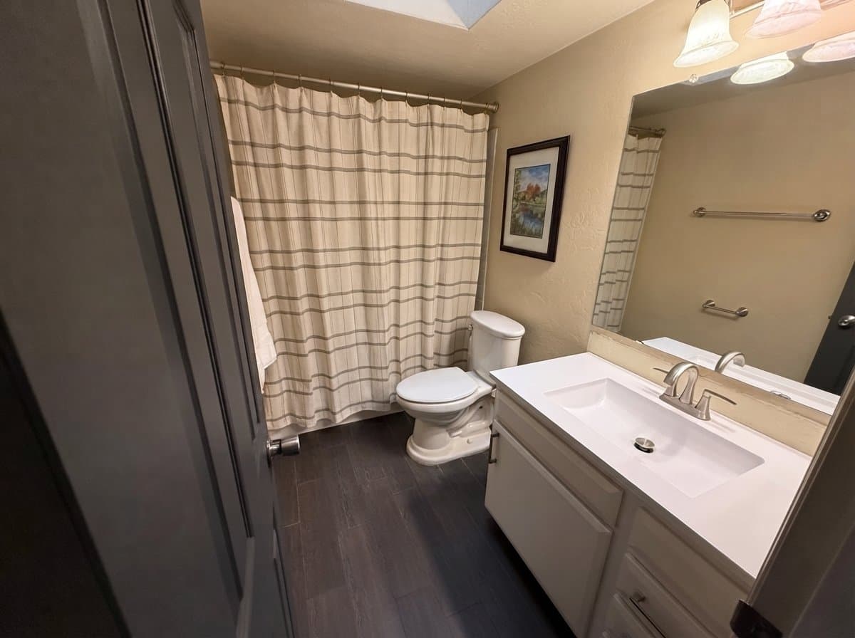 Gilbert House: 1500 N Sunview Pkwy