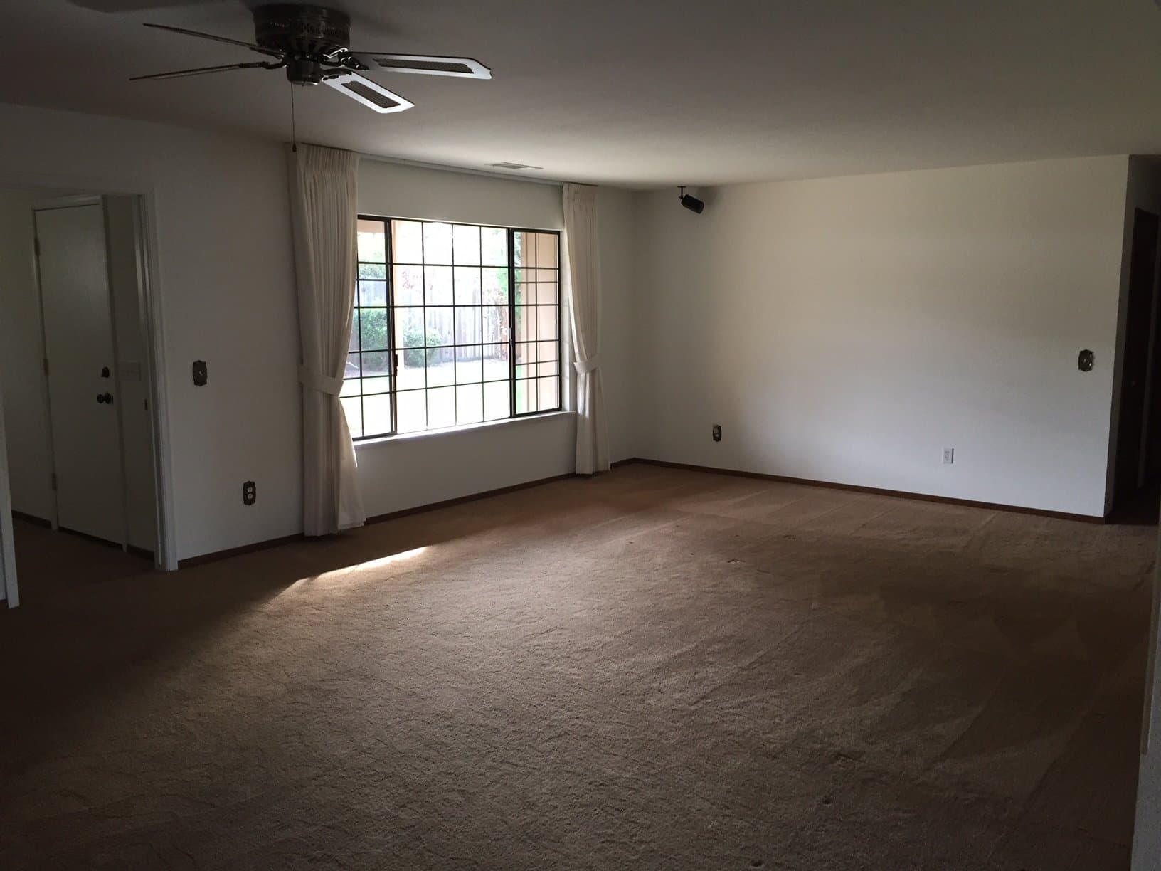 Woodland House: 911 W El Dorado Dr
