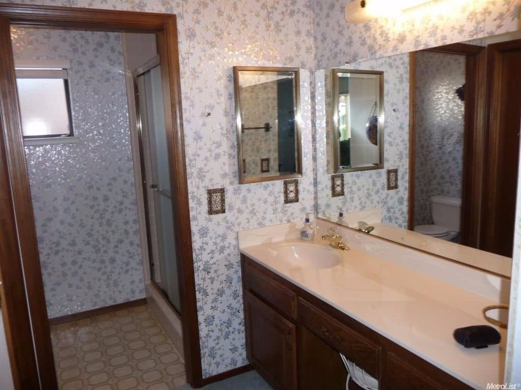 Woodland House: 911 W El Dorado Dr