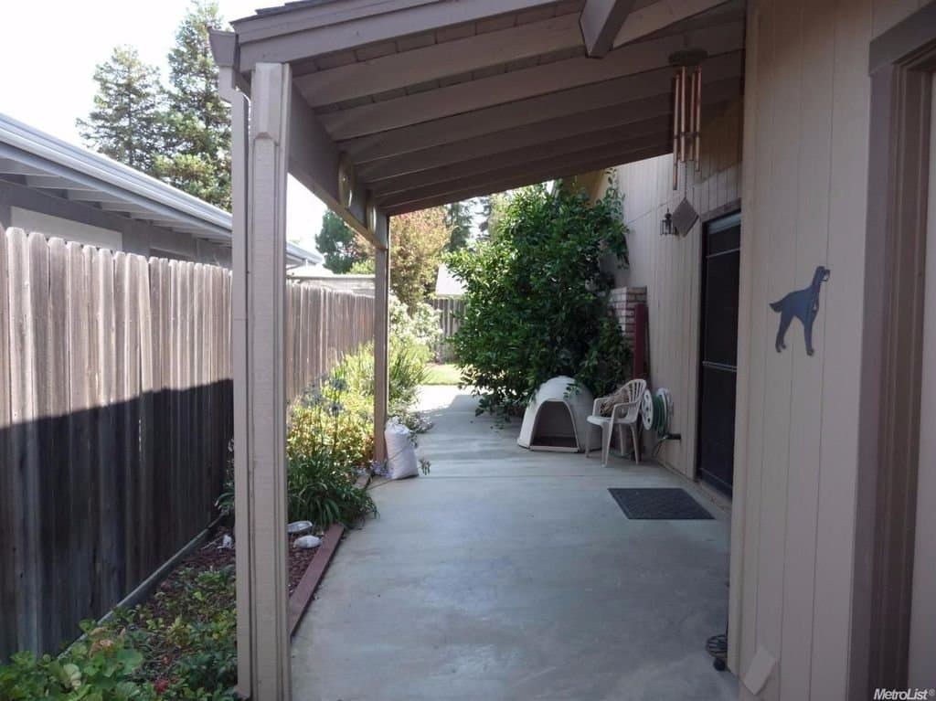 Woodland House: 911 W El Dorado Dr