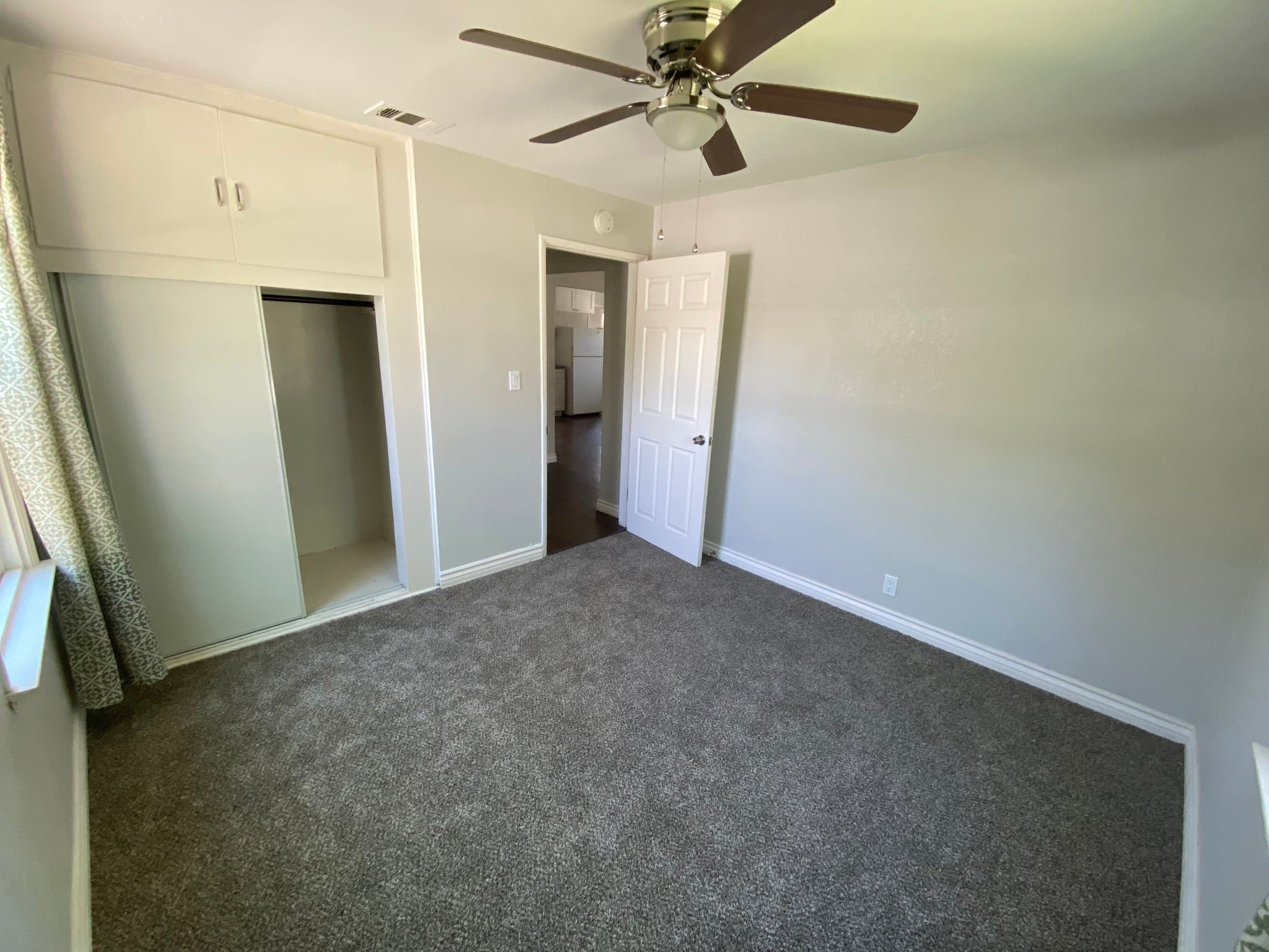 Fontana House: 9231 Fontana Ave