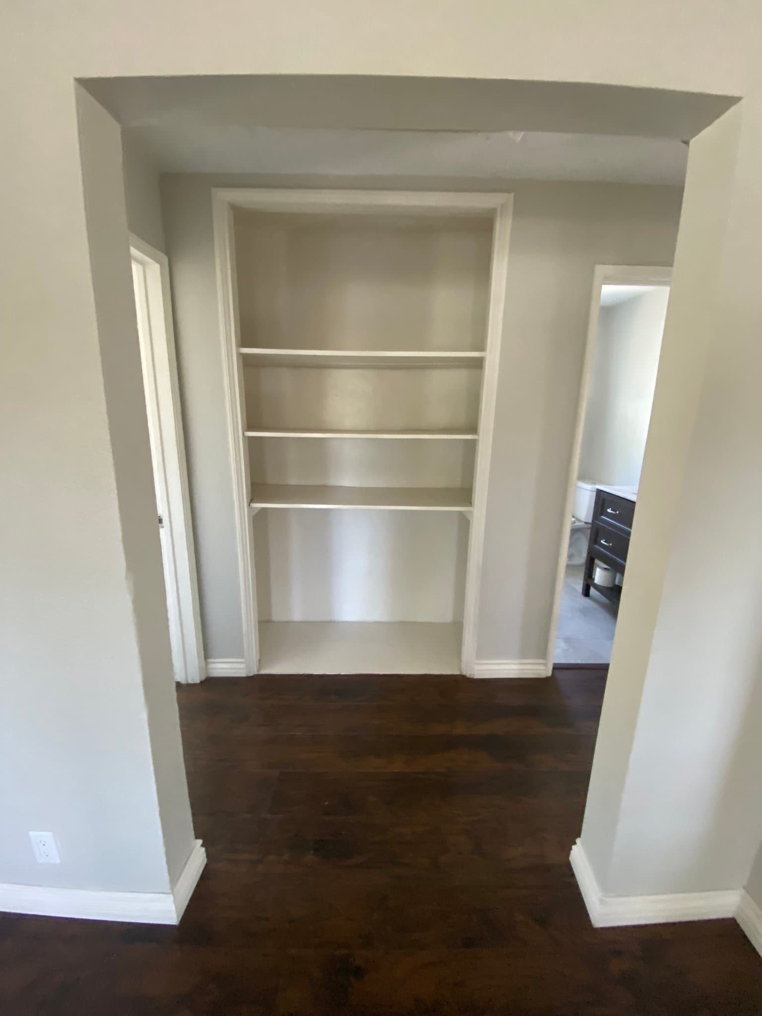 Fontana House: 9231 Fontana Ave