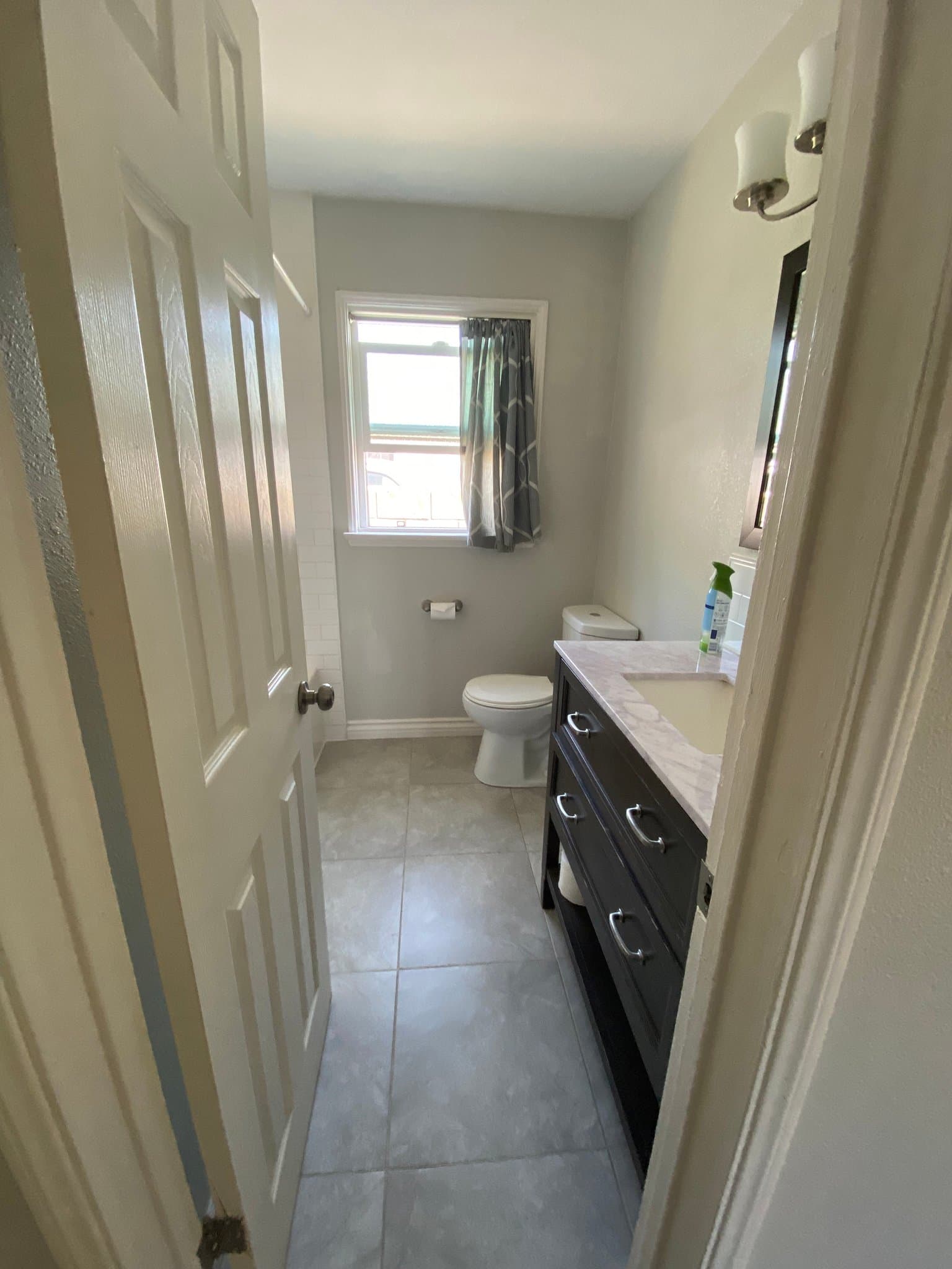 Fontana House: 9231 Fontana Ave
