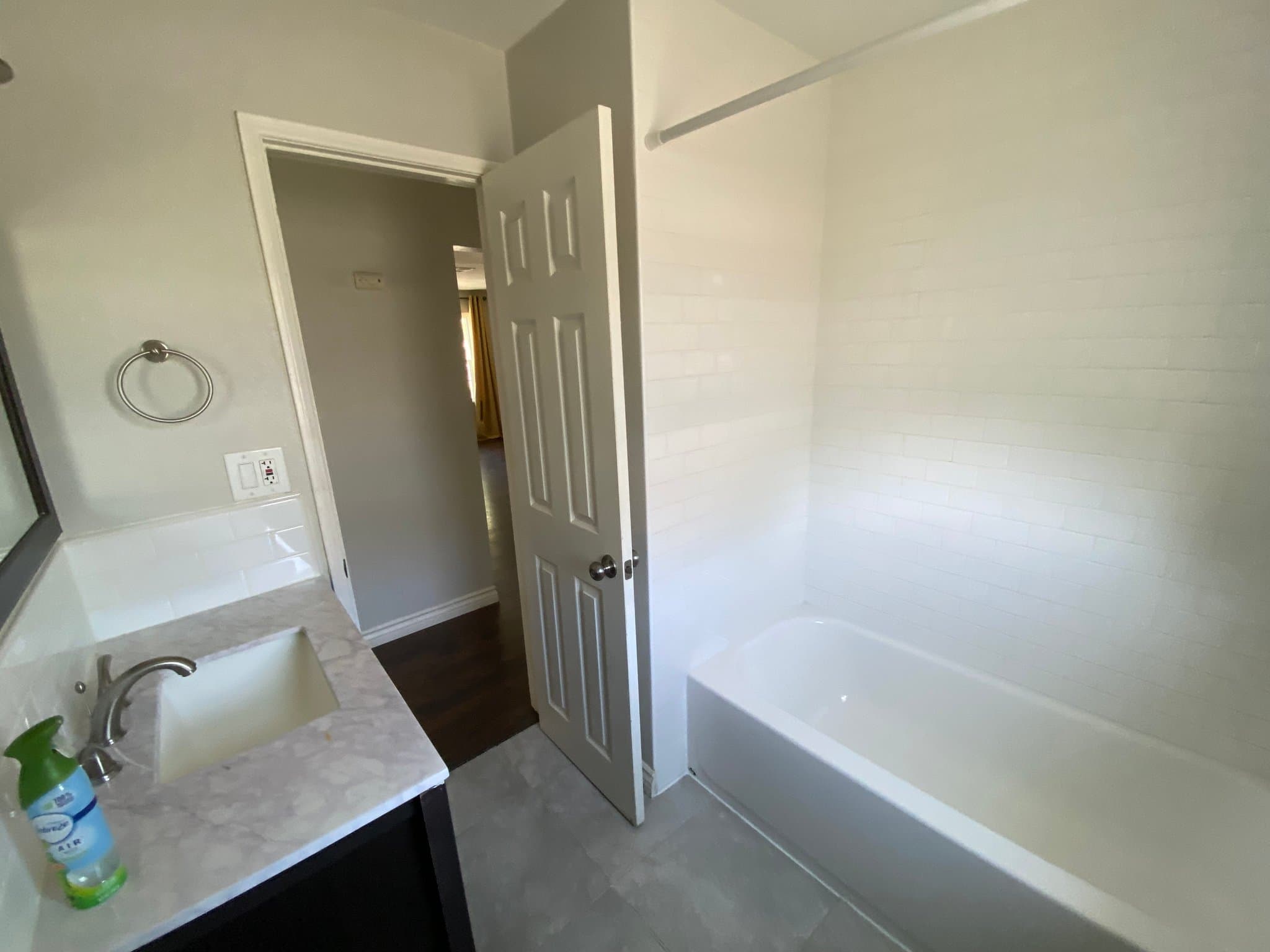 Fontana House: 9231 Fontana Ave