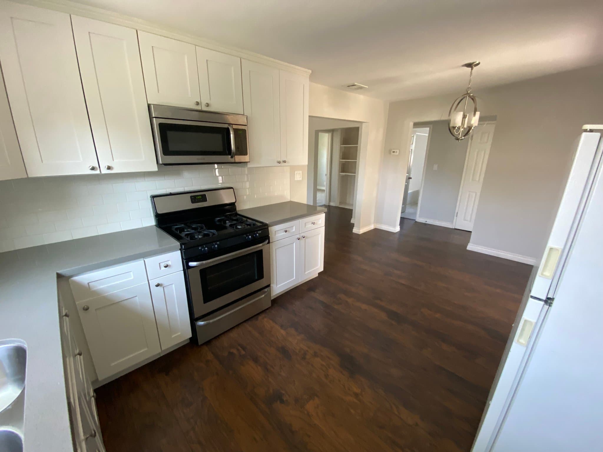 Fontana House: 9231 Fontana Ave