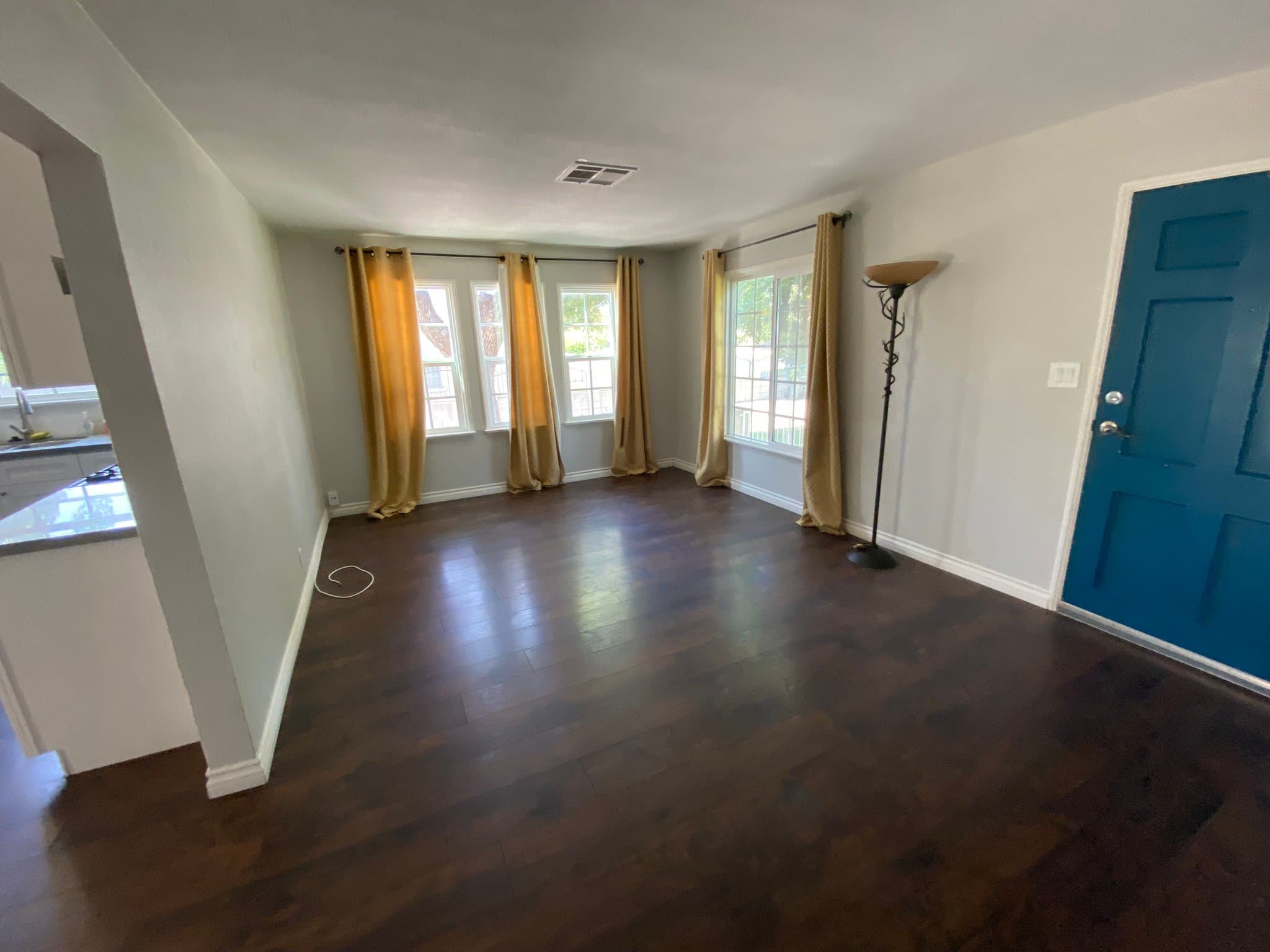 Fontana House: 9231 Fontana Ave