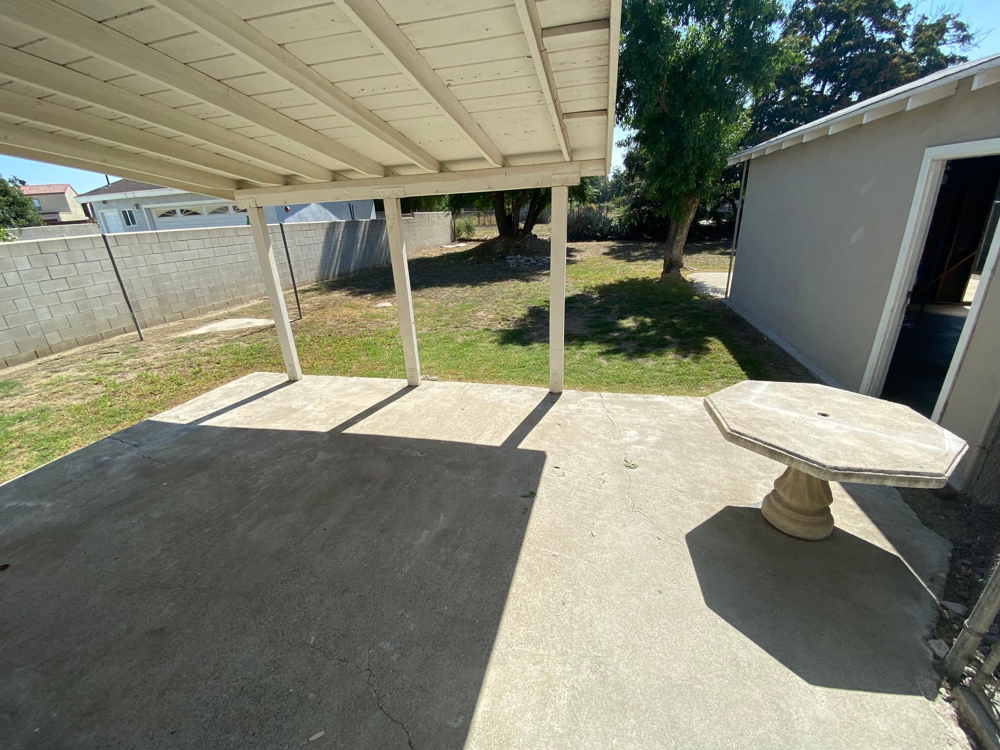 Fontana House: 9231 Fontana Ave