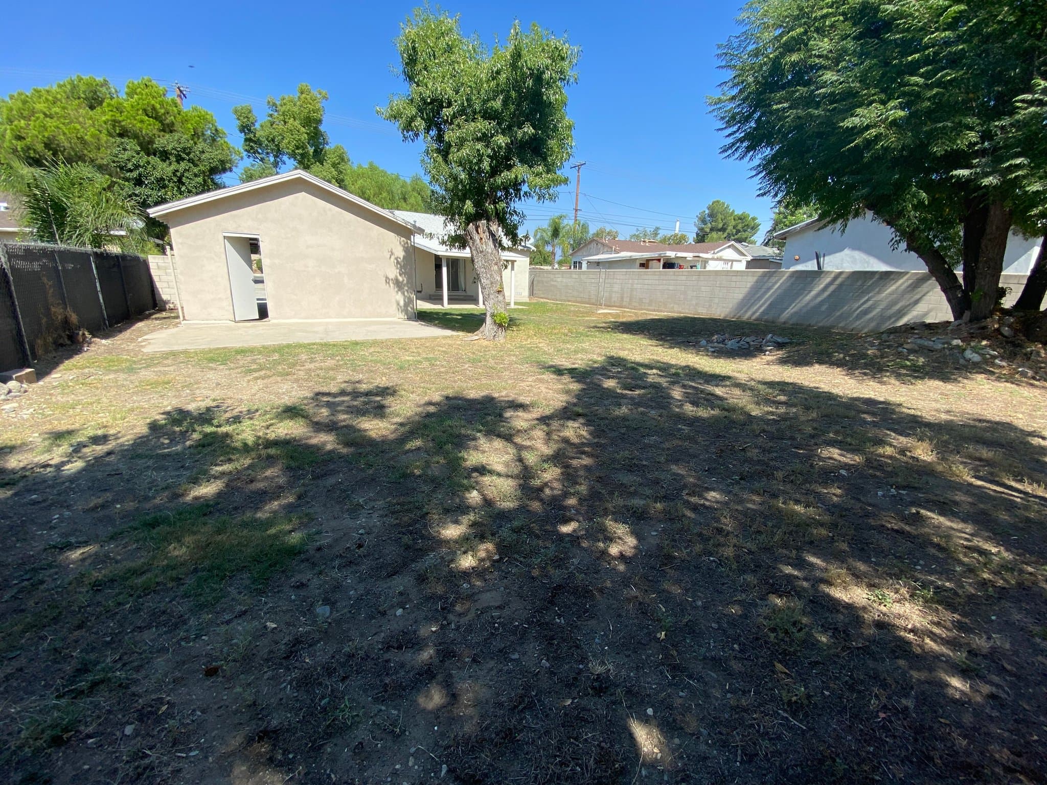 Fontana House: 9231 Fontana Ave