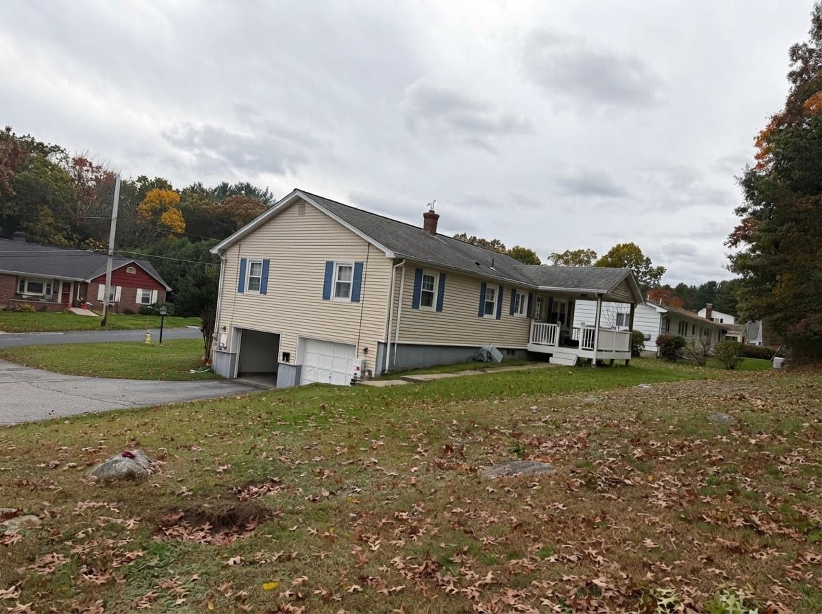 Dudley House: 7 Delaney Ave