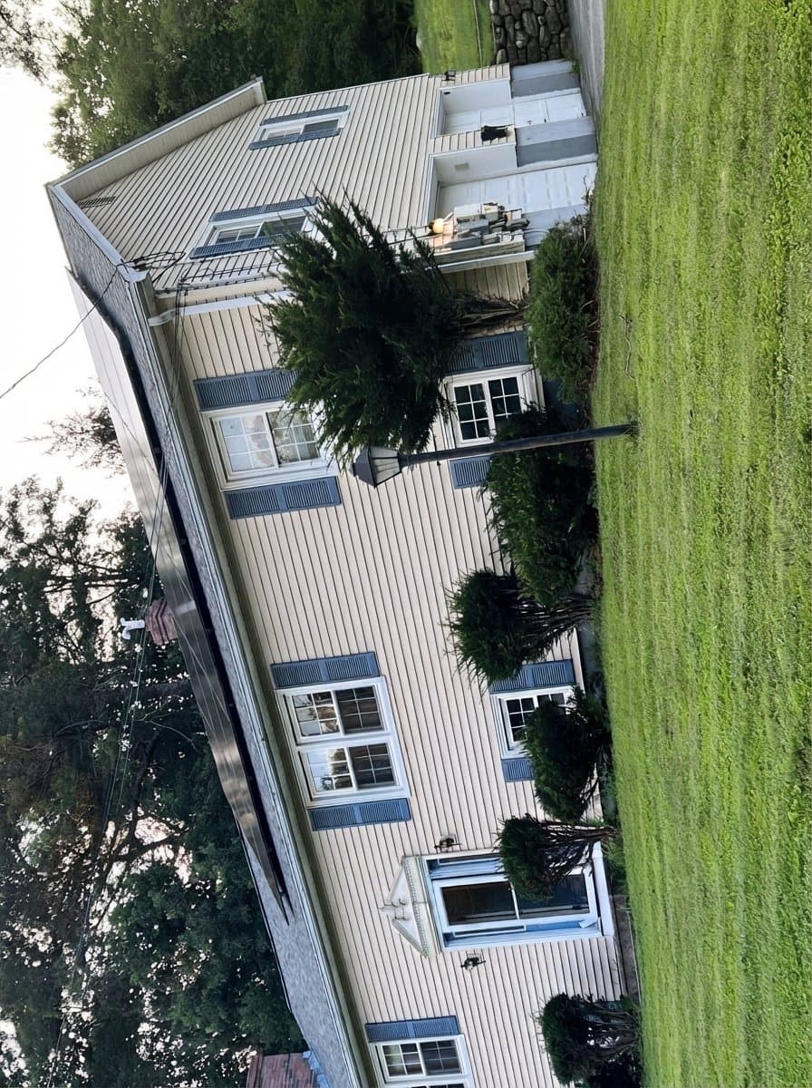 Dudley House: 7 Delaney Ave