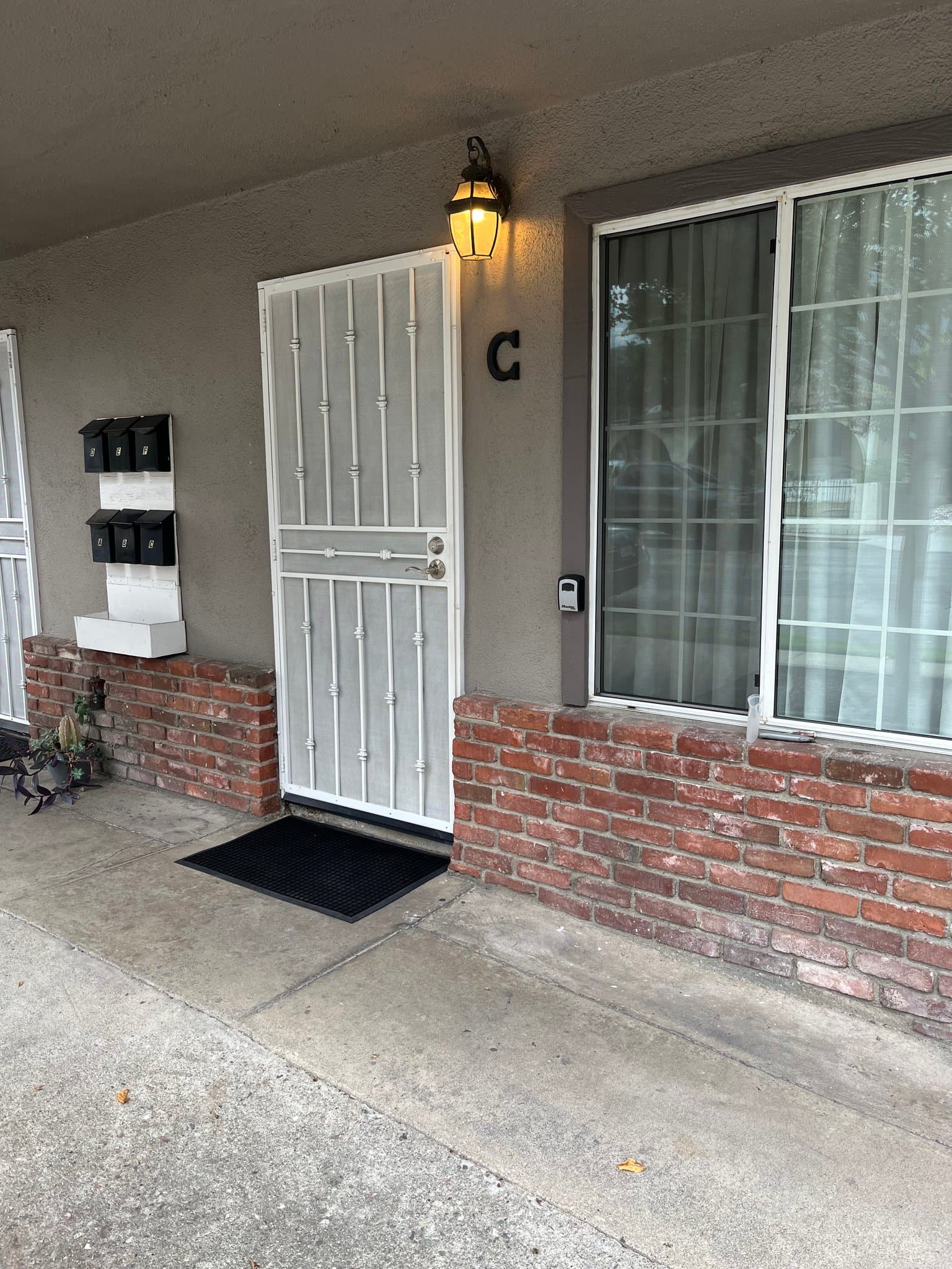 Monrovia Apartment: 332 E. Colorado Blvd