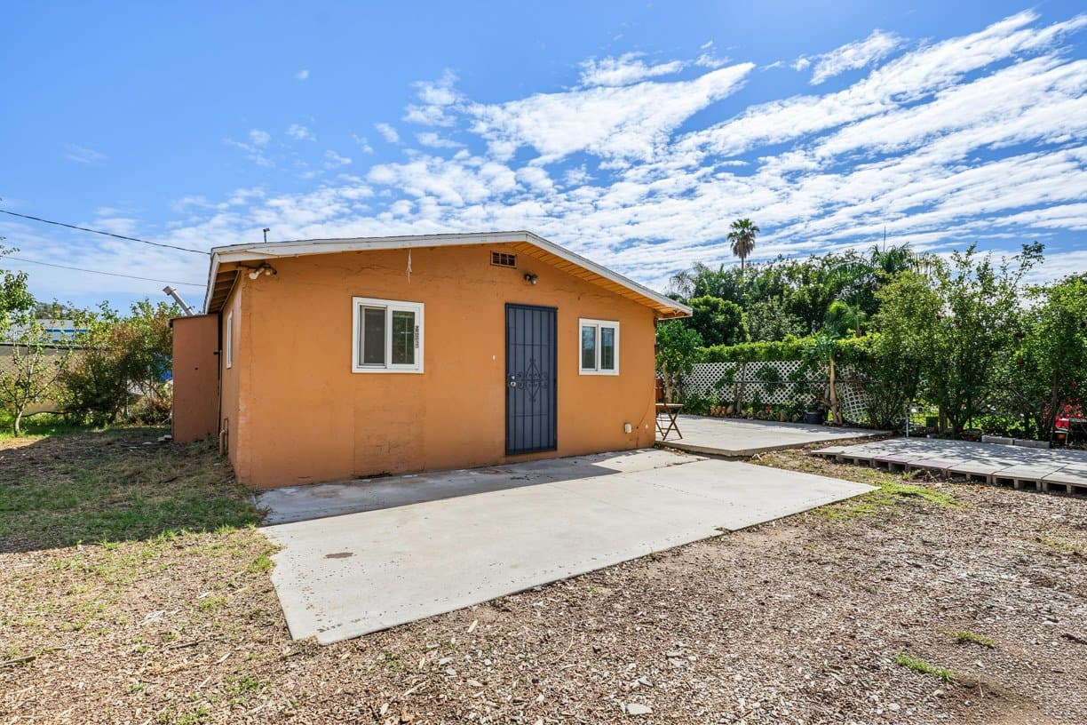 San Bernardino Apartment: 949 E 3rd St