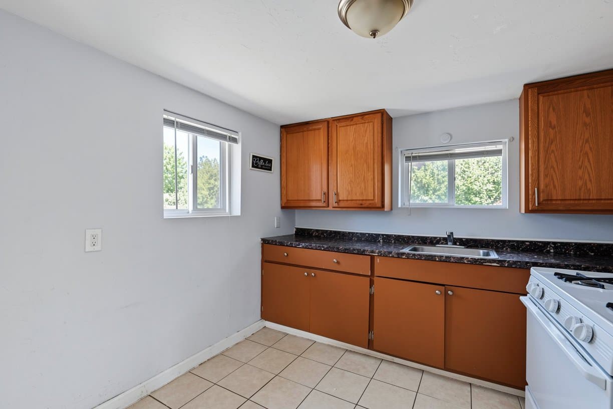 San Bernardino Apartment: 949 E 3rd St