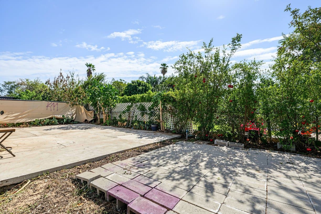 San Bernardino Apartment: 949 E 3rd St