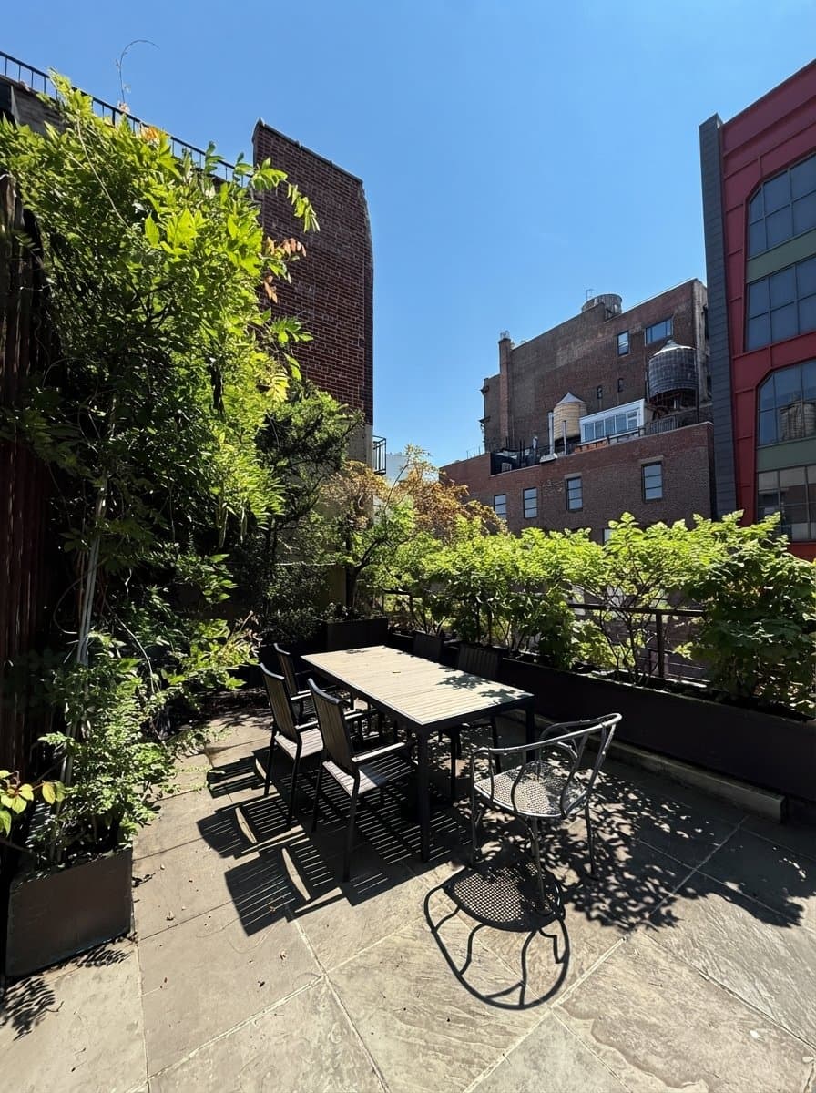 New York Single Room: 131 Mercer St