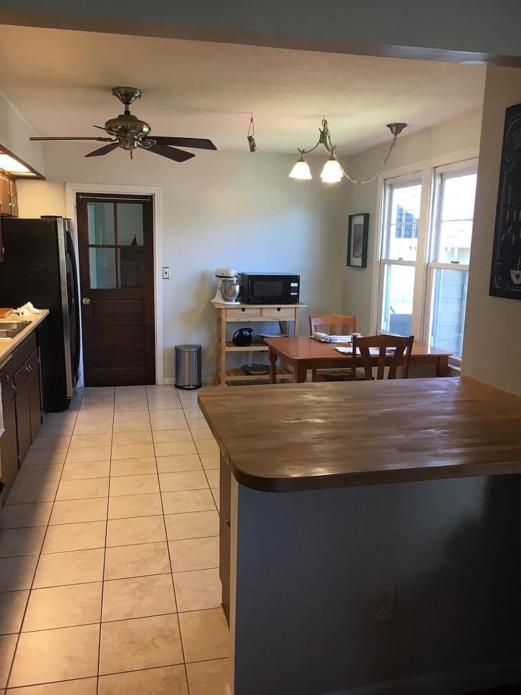 Rocky Hill House: 182 Forest St