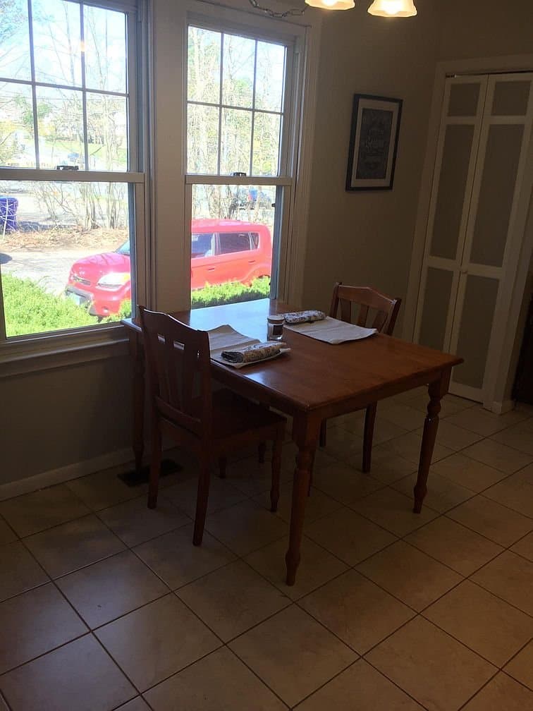 Rocky Hill House: 182 Forest St