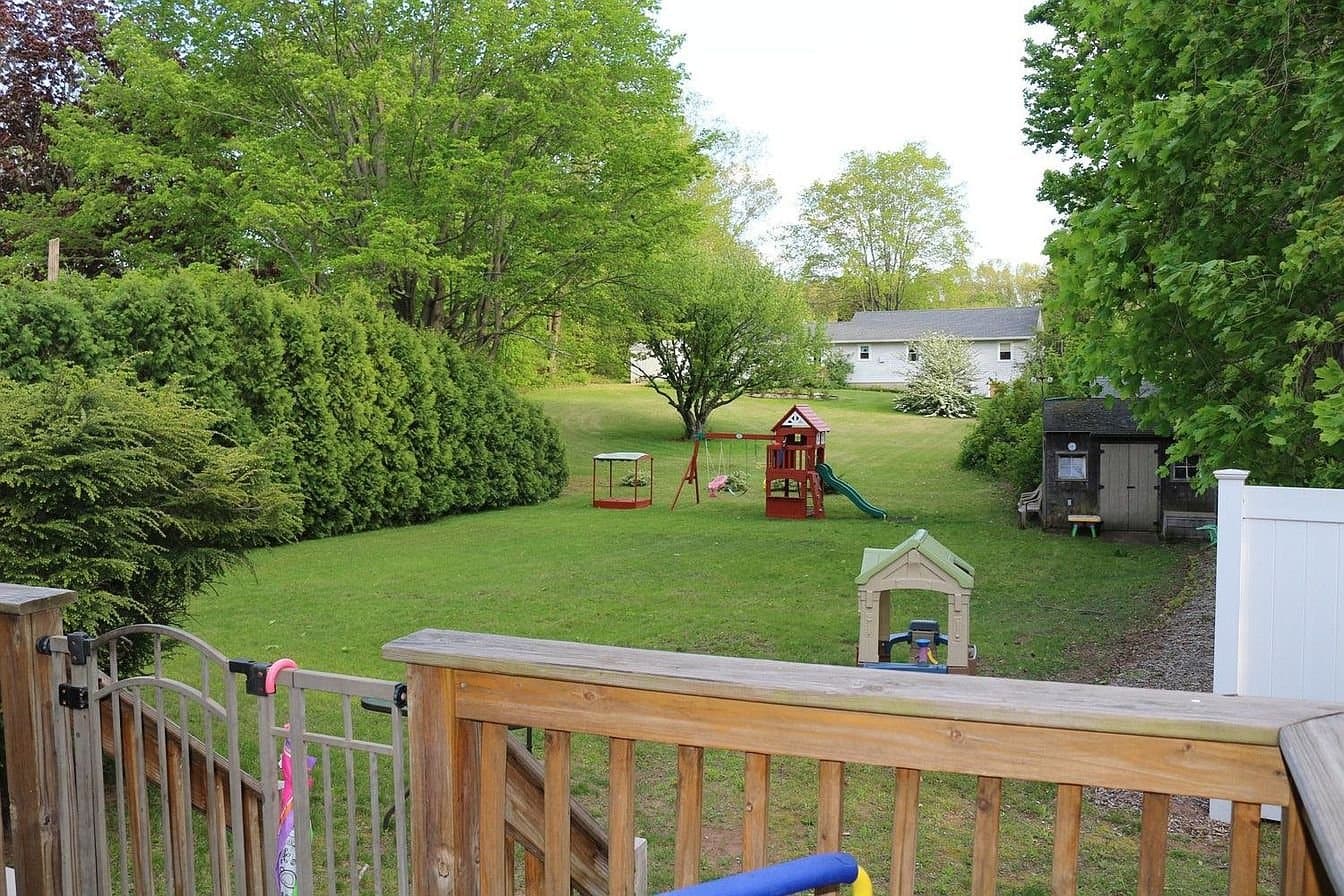 Rocky Hill House: 182 Forest St