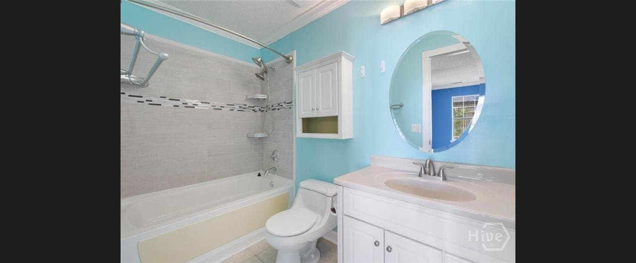 Savannah House: 24 St Ives Dr