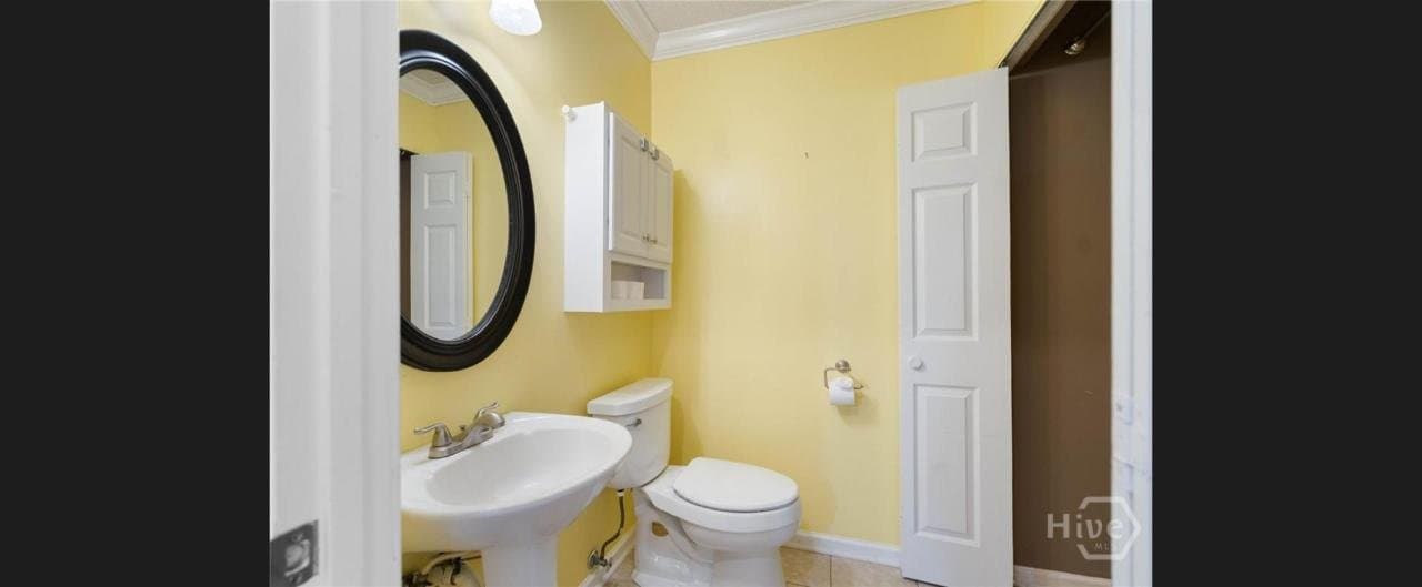 Savannah House: 24 St Ives Dr