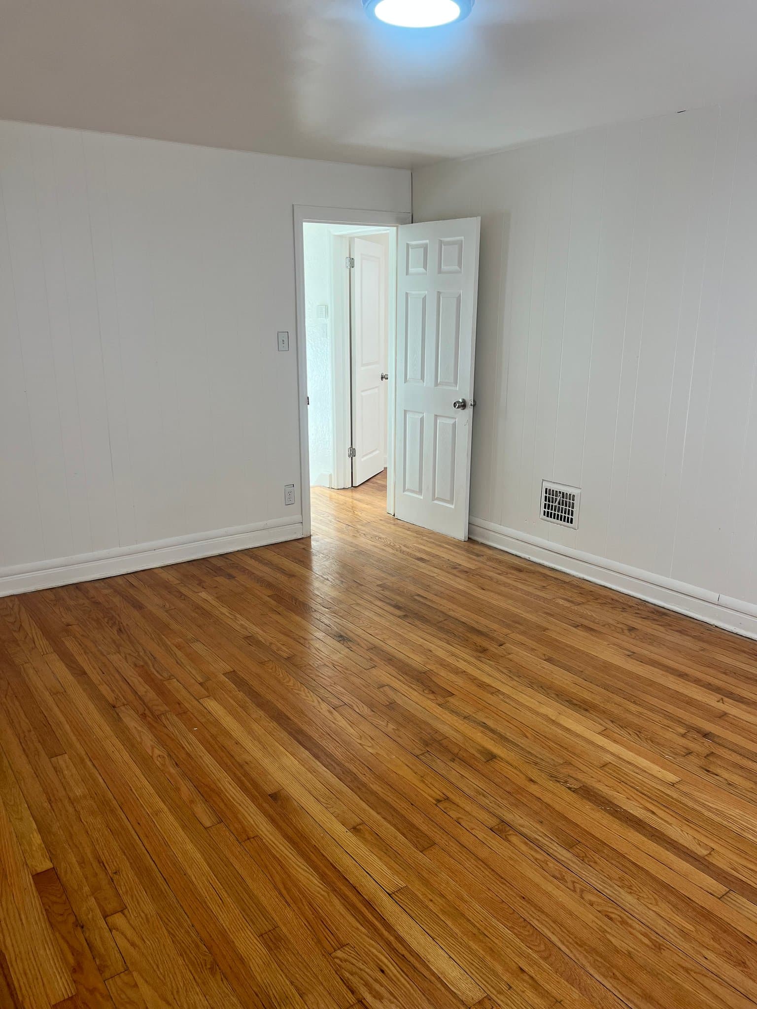 Detroit House: 9620 Strathmoor St