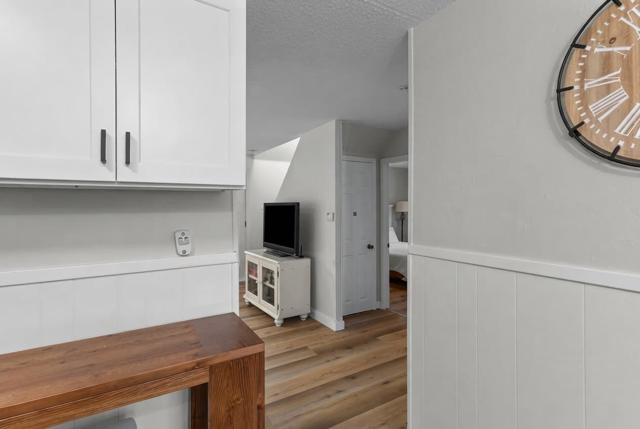 Shrewsbury House: 30 Bellridge Dr