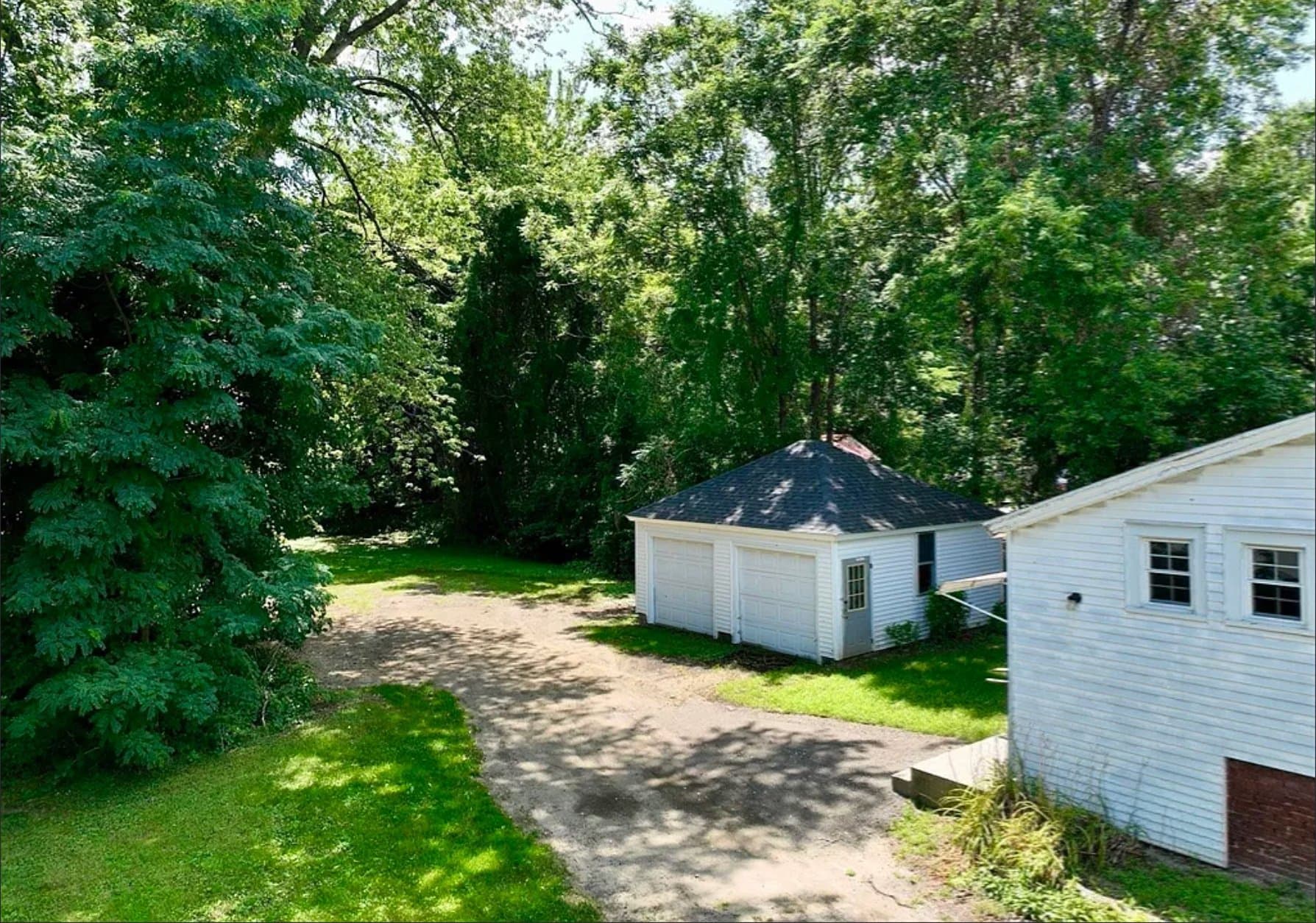 Hadley House: 153 Russell St