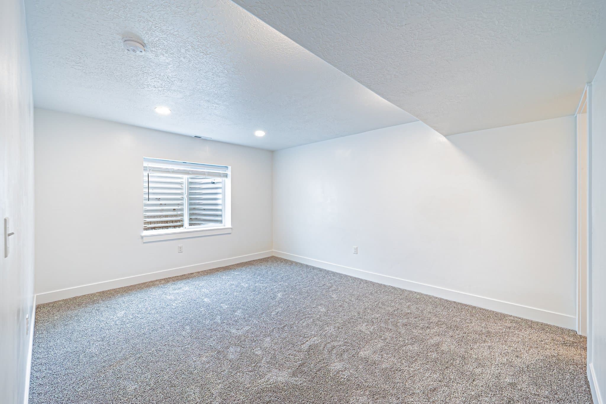 Lehi Single Room: 1453 N 3860 W
