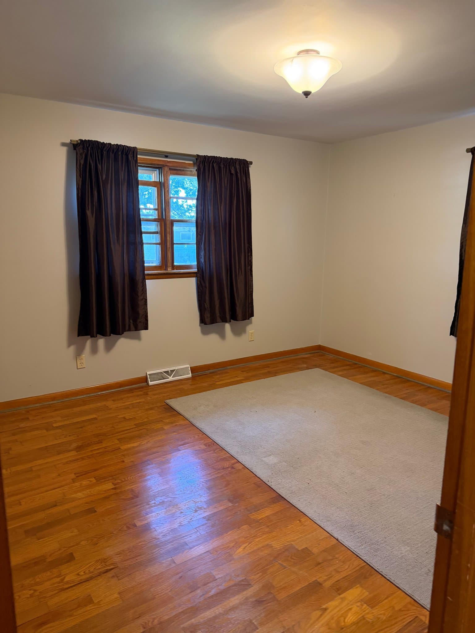 Mexico House: 1233 Pinelawn