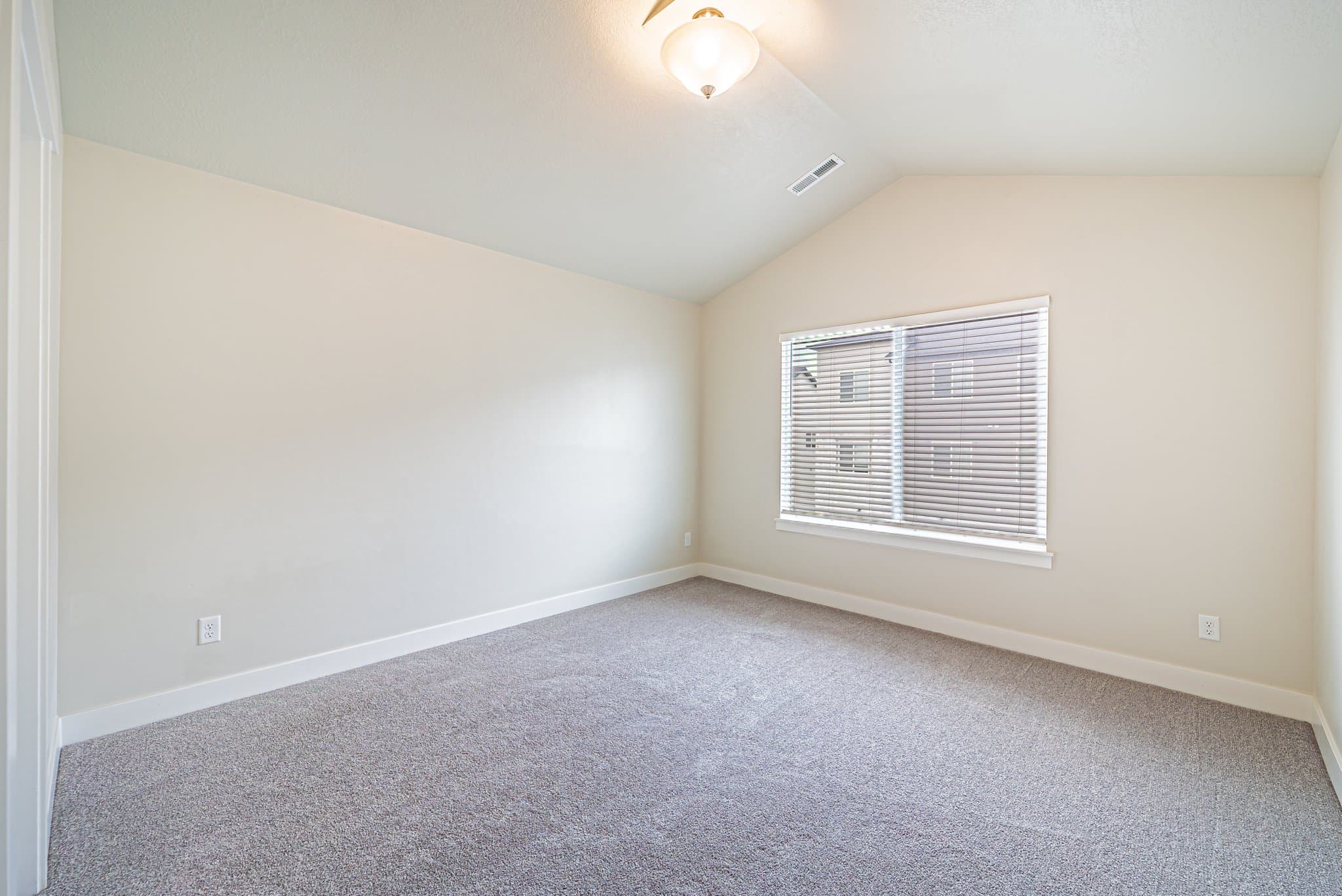 Lehi Single Room: 1453 N 3860 W