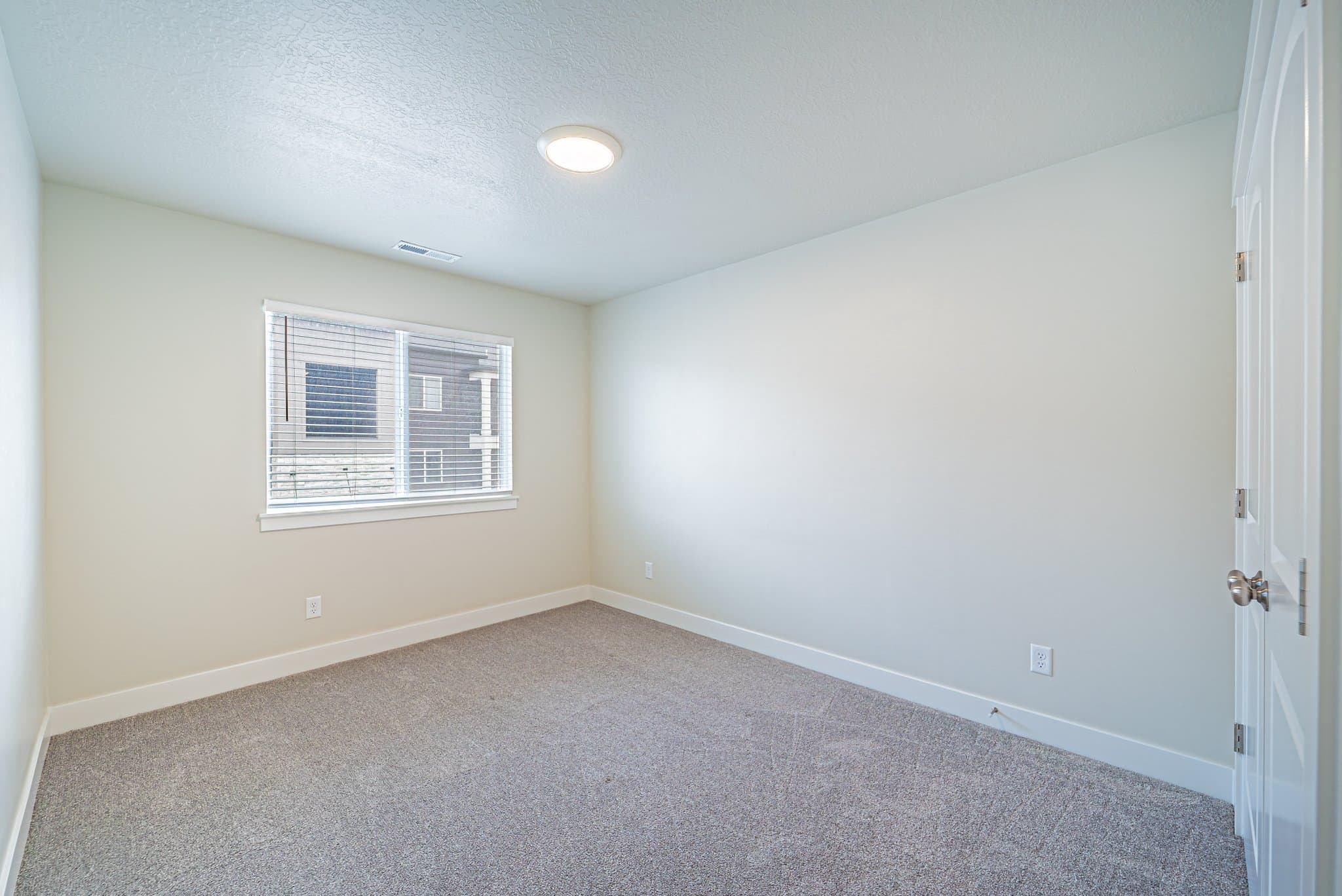 Lehi Single Room: 1453 N 3860 W
