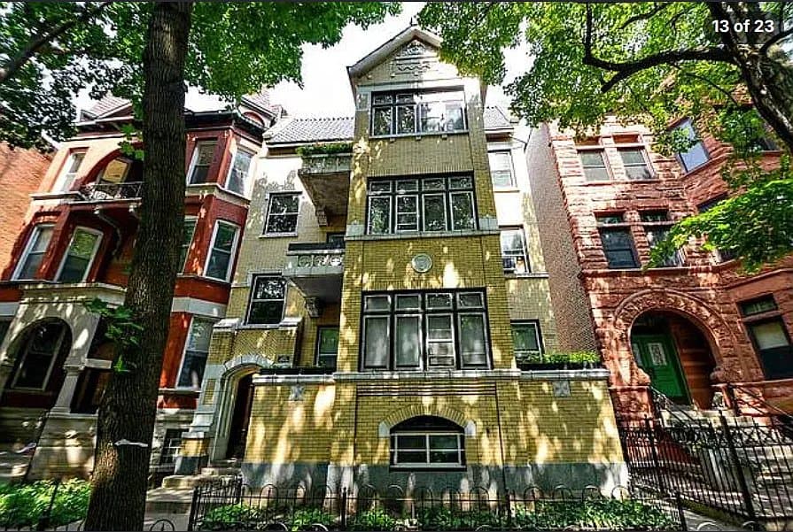 Chicago Apartment: 2737 N Hampden Ct