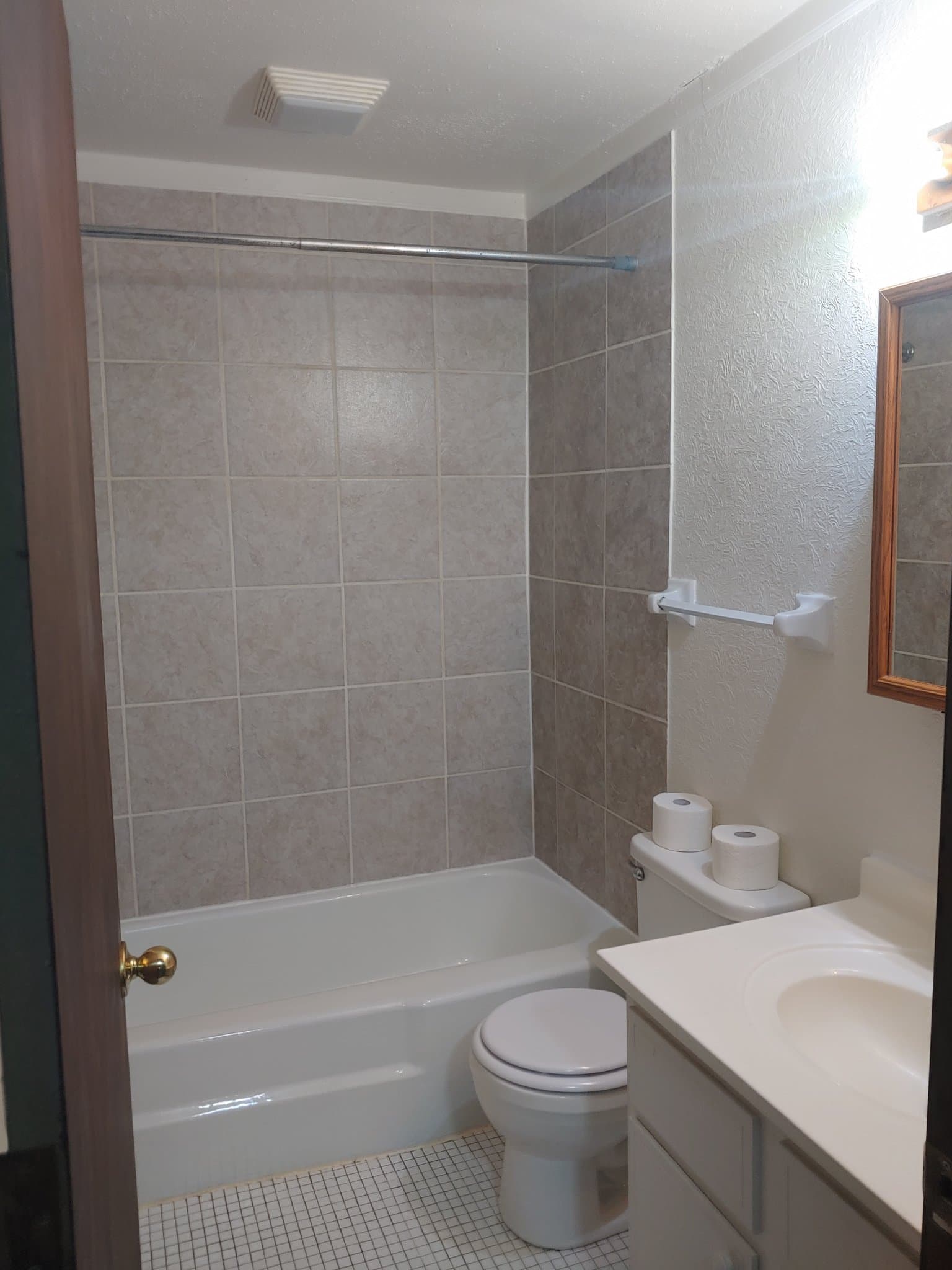 Saint Paul Apartment: 5284 Greenfield Ave