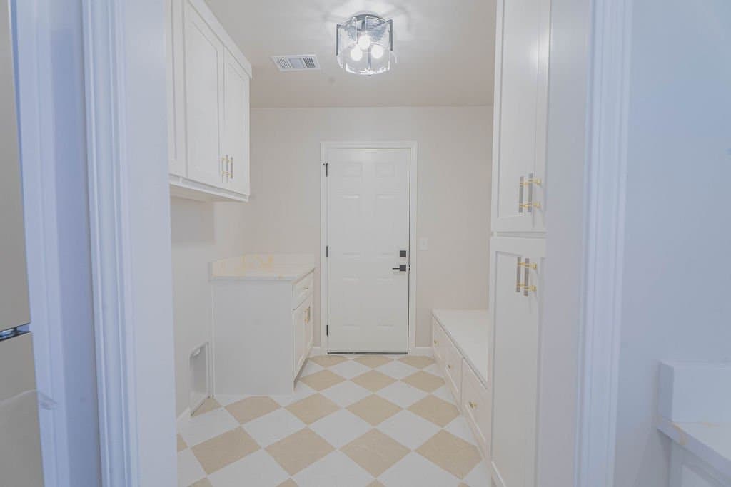 Amarillo House: 2911 S Philadelphia St