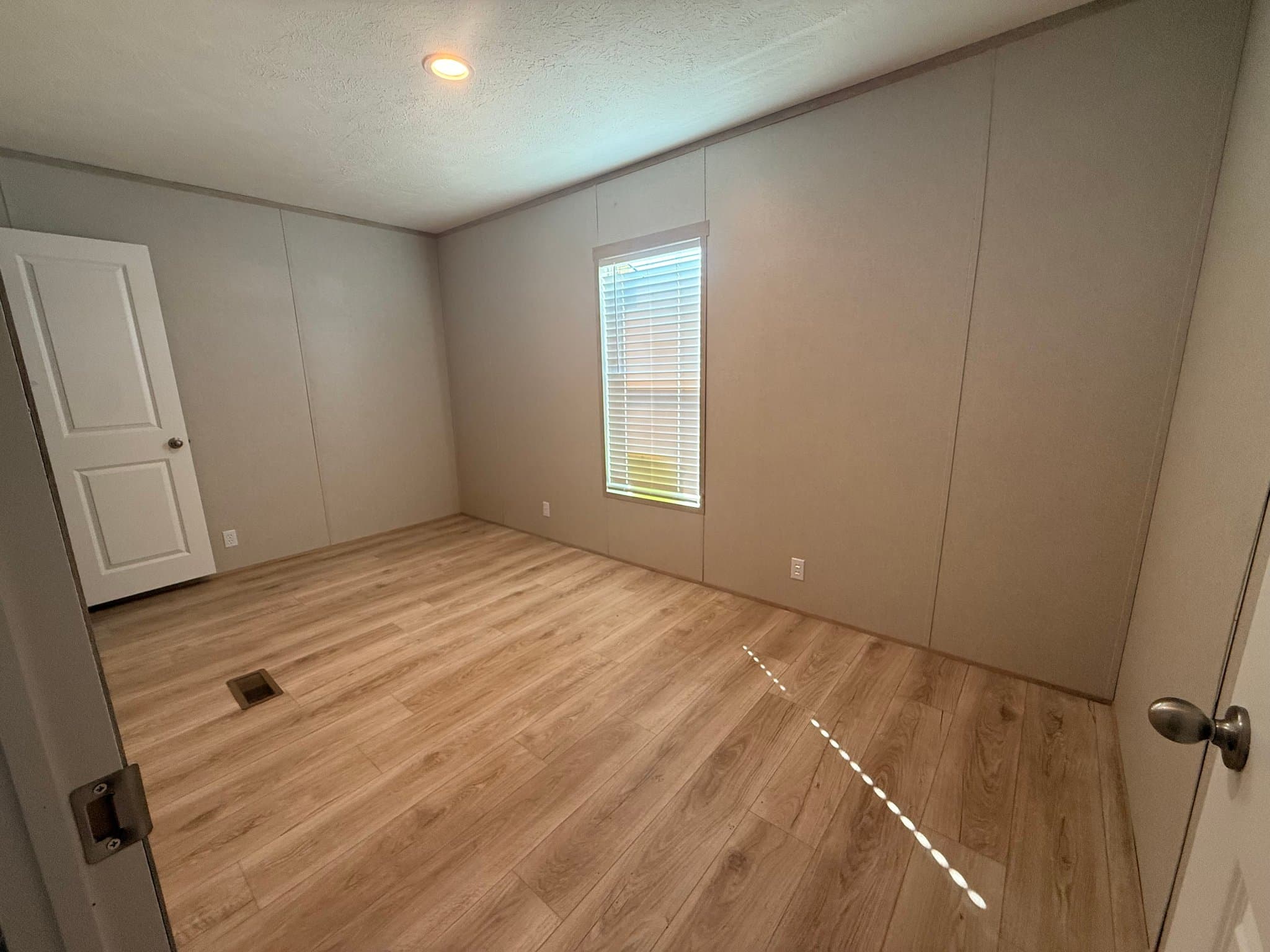 Muncie House: 10 E Dogwood Dr