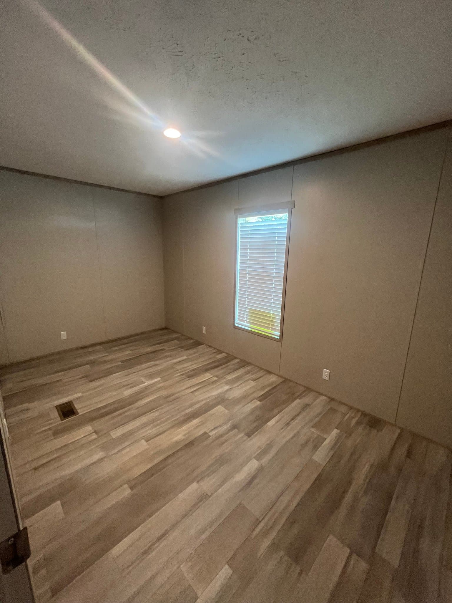 Muncie House: 10 E Dogwood Dr